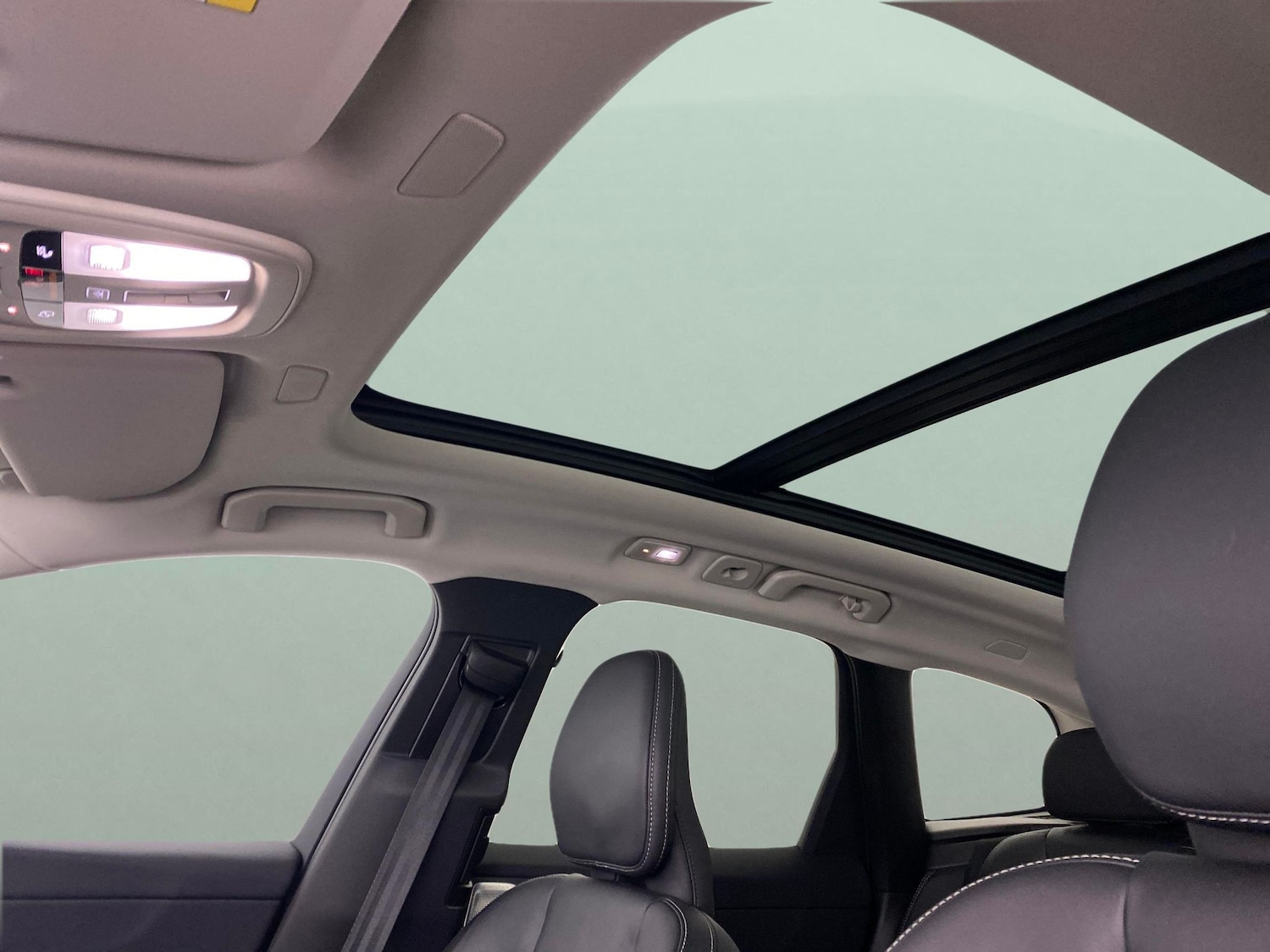 Used Volvo XC60 2022 for sale - 76738480: Photo 5