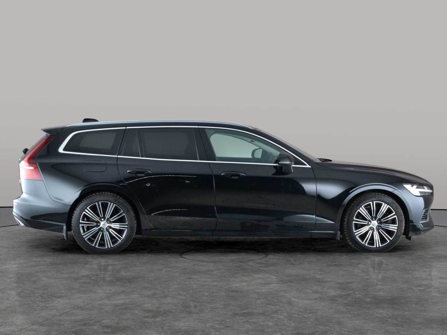 Used Volvo V60 2021 for sale - 77036582: Photo 8
