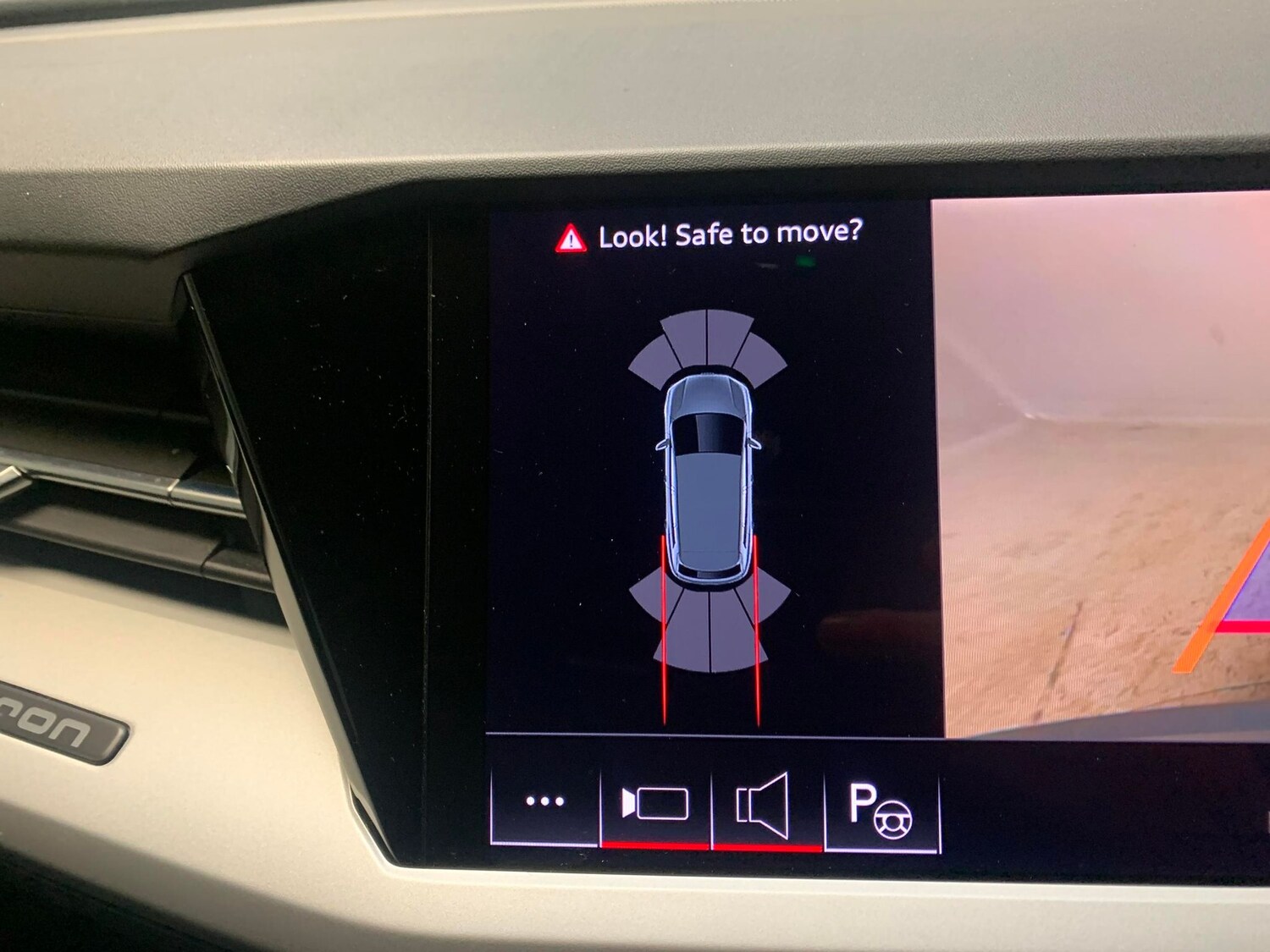 Used Audi Q4 e-tron 2023 for sale - 77269732: Photo 16