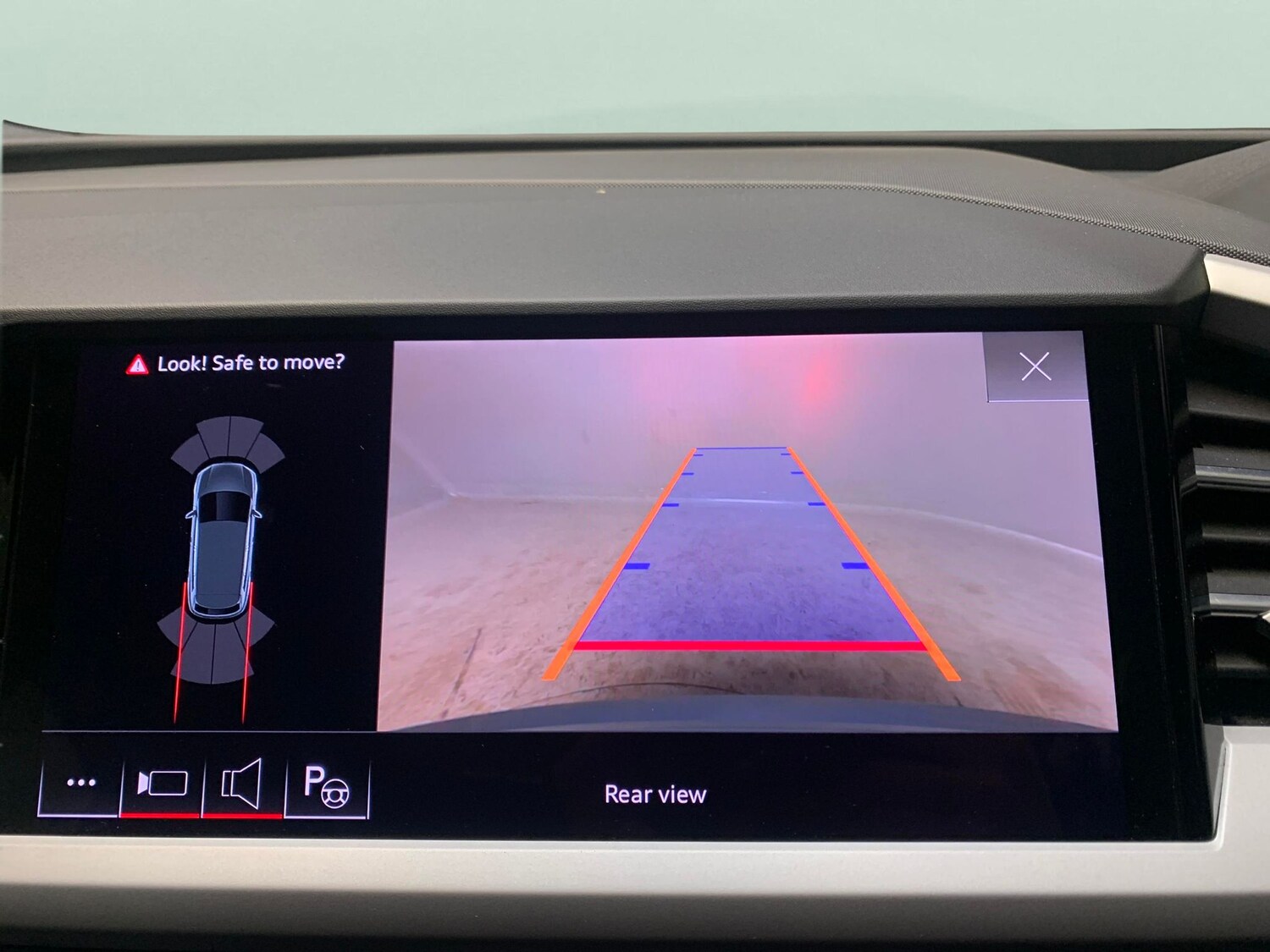 Used Audi Q4 e-tron 2023 for sale - 77269732: Photo 6