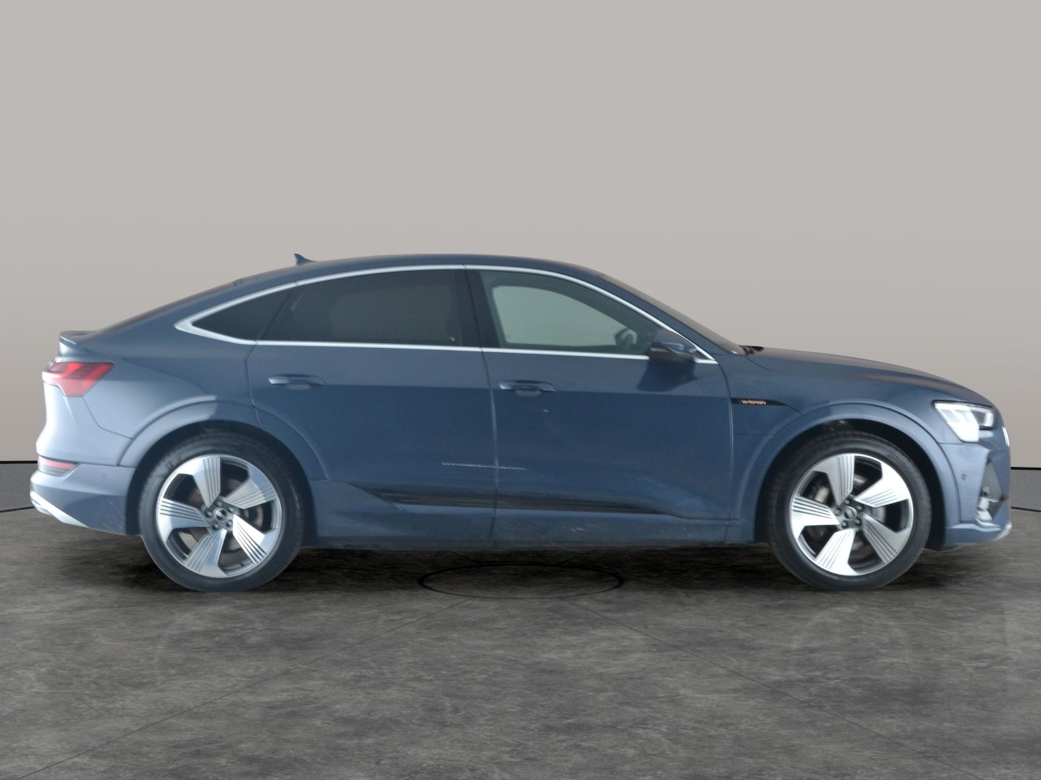 Used Audi e-tron 2023 for sale - 77392440: Photo 10