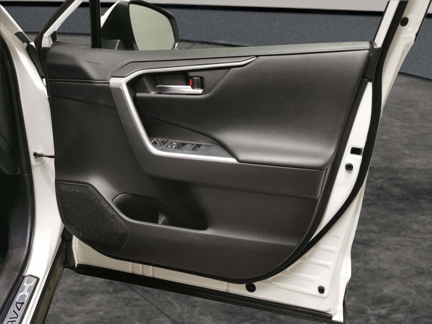 Used Toyota RAV4 2021 for sale - 77995531: Photo 27