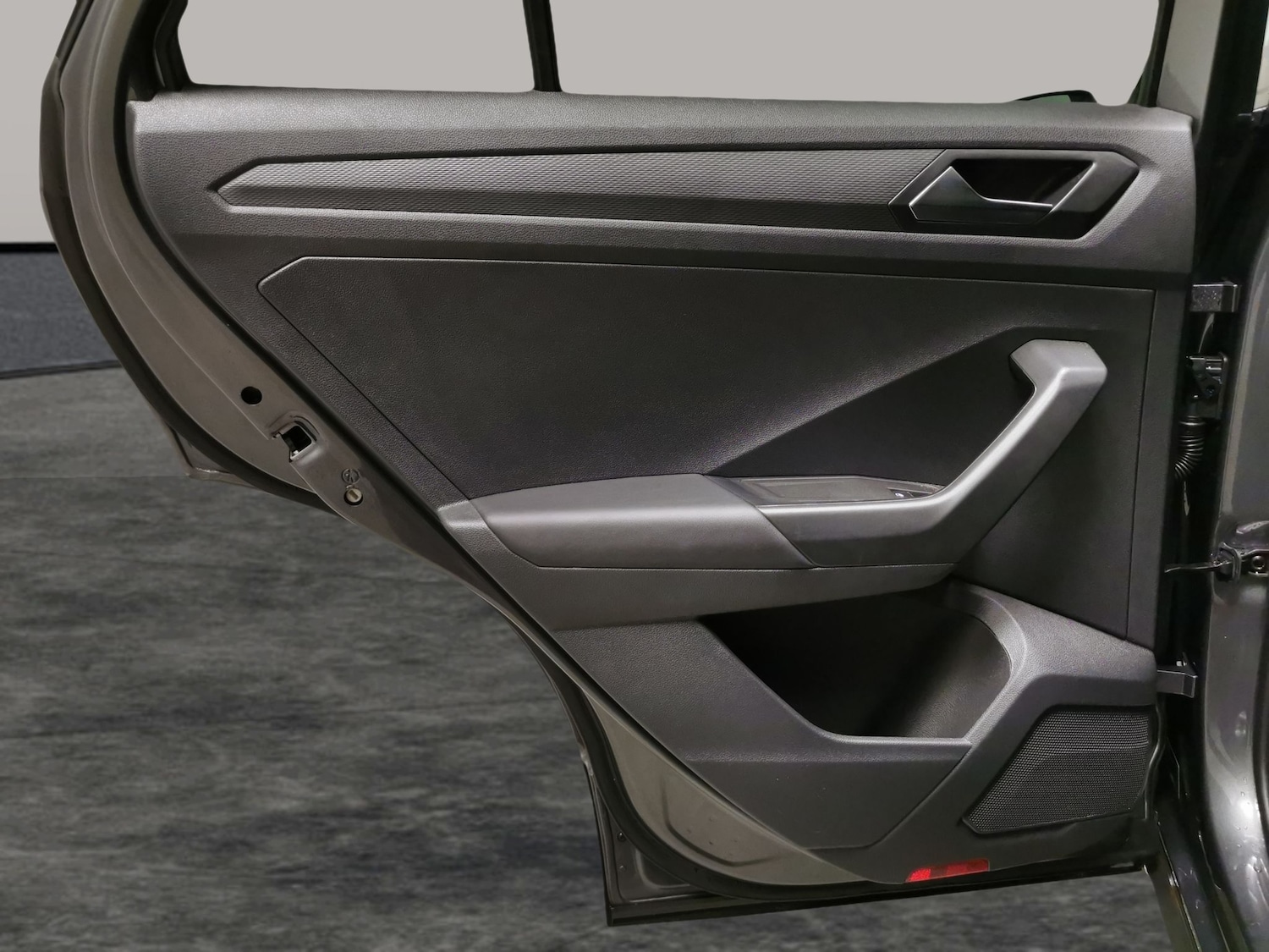 Used Volkswagen T-Roc 2023 for sale - 77023805: Photo 25