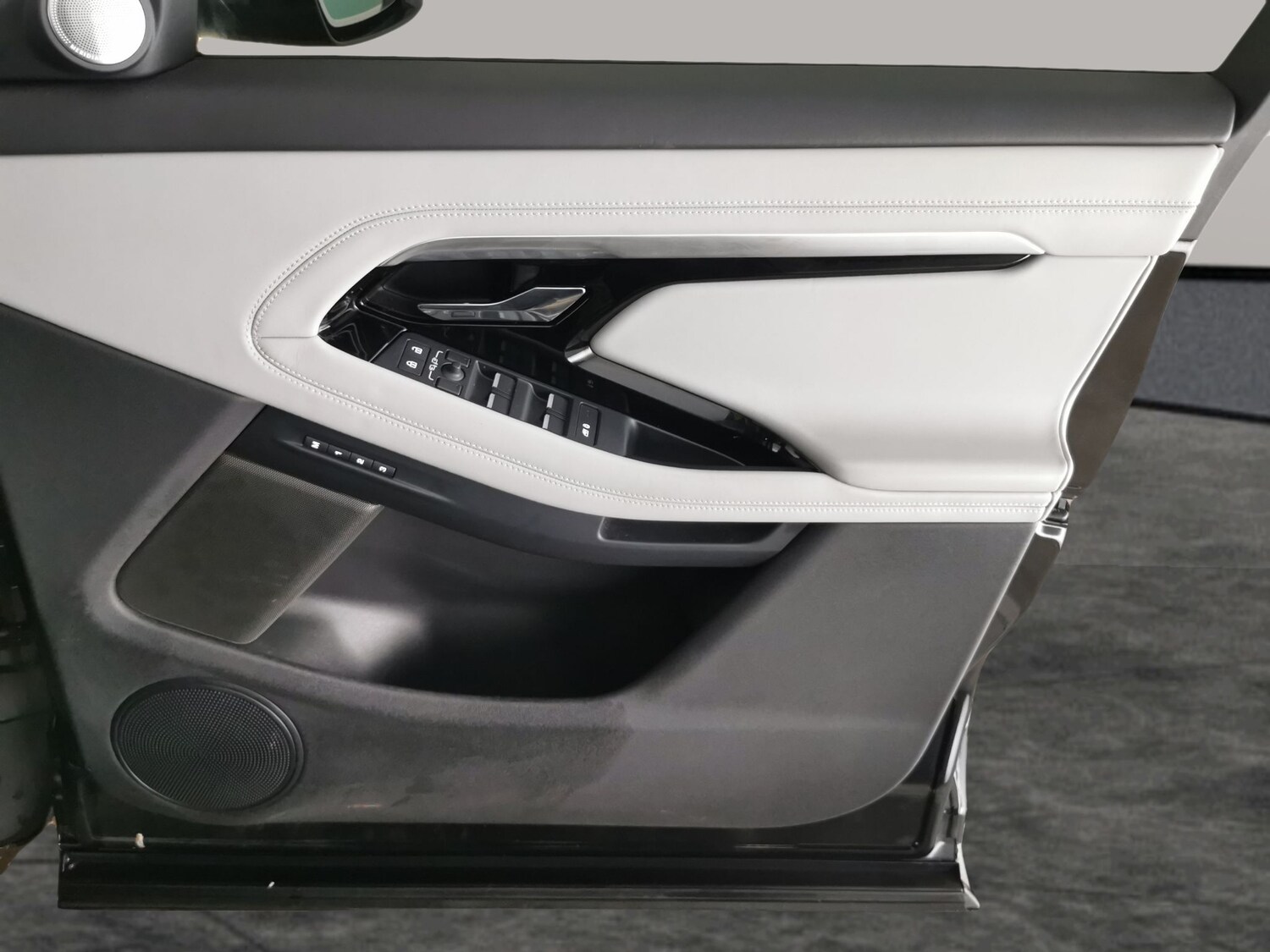 Used Land Rover Range Rover Evoque 2023 for sale - 77711120: Photo 37