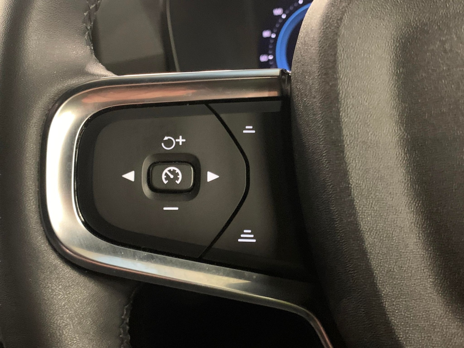 Used Volvo XC40 2022 for sale - 77036521: Photo 18