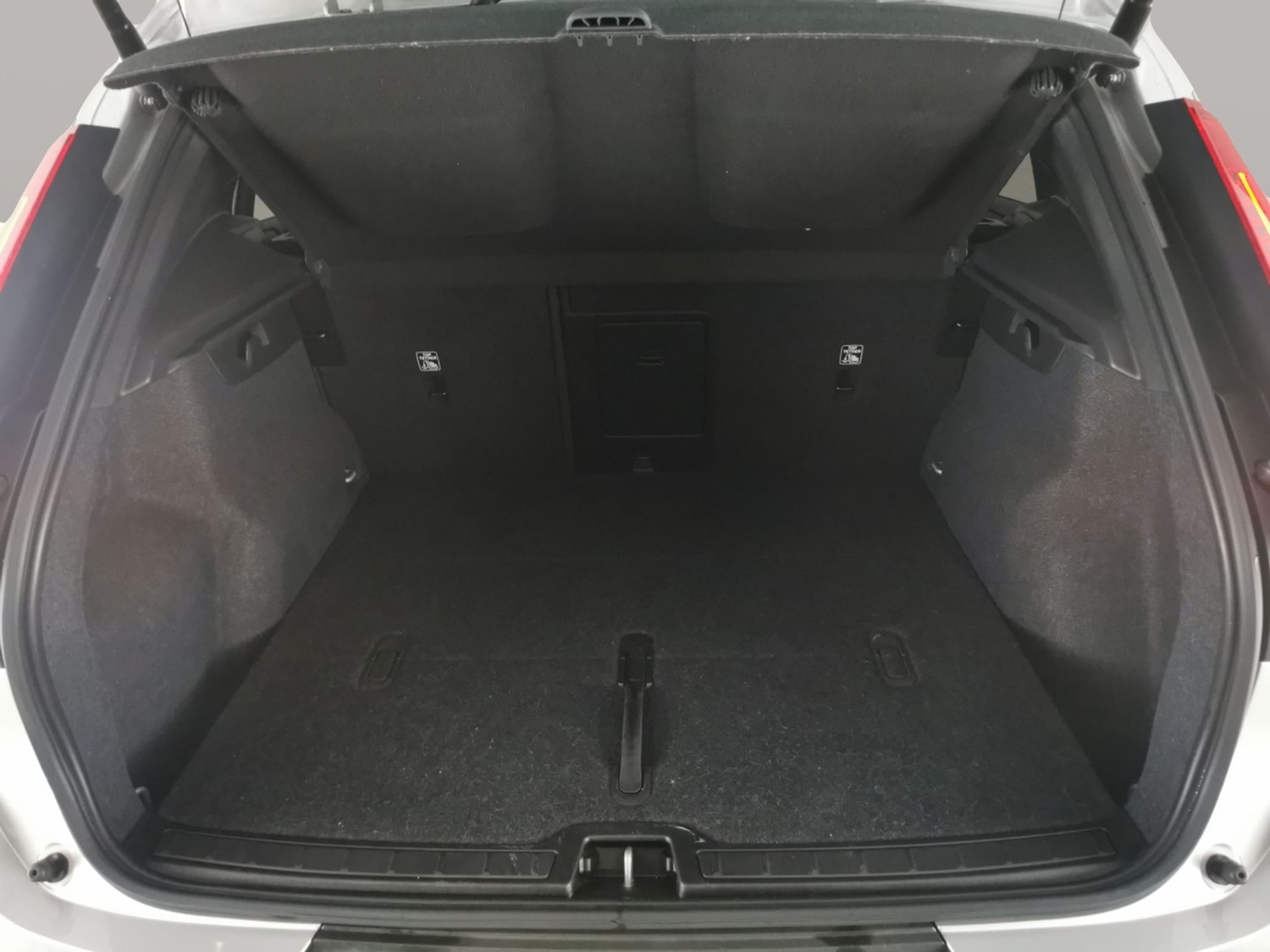 Used Volvo XC40 2022 for sale - 77036521: Photo 36