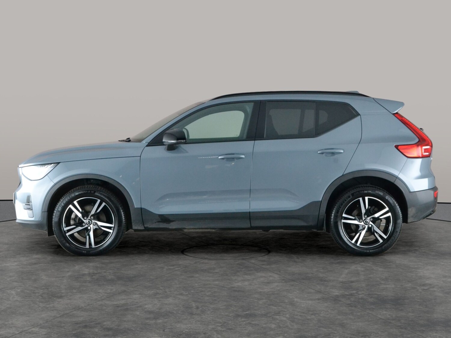 Used Volvo XC40 2023 for sale - 77447921: Photo 11