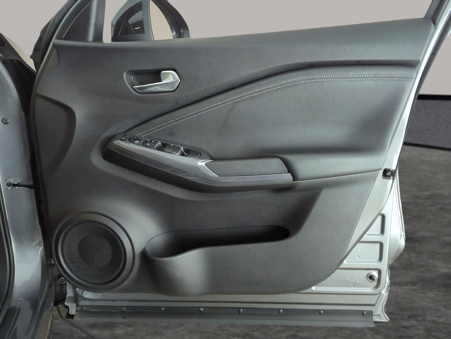 Used Nissan Juke 2023 for sale - 77578000: Photo 29