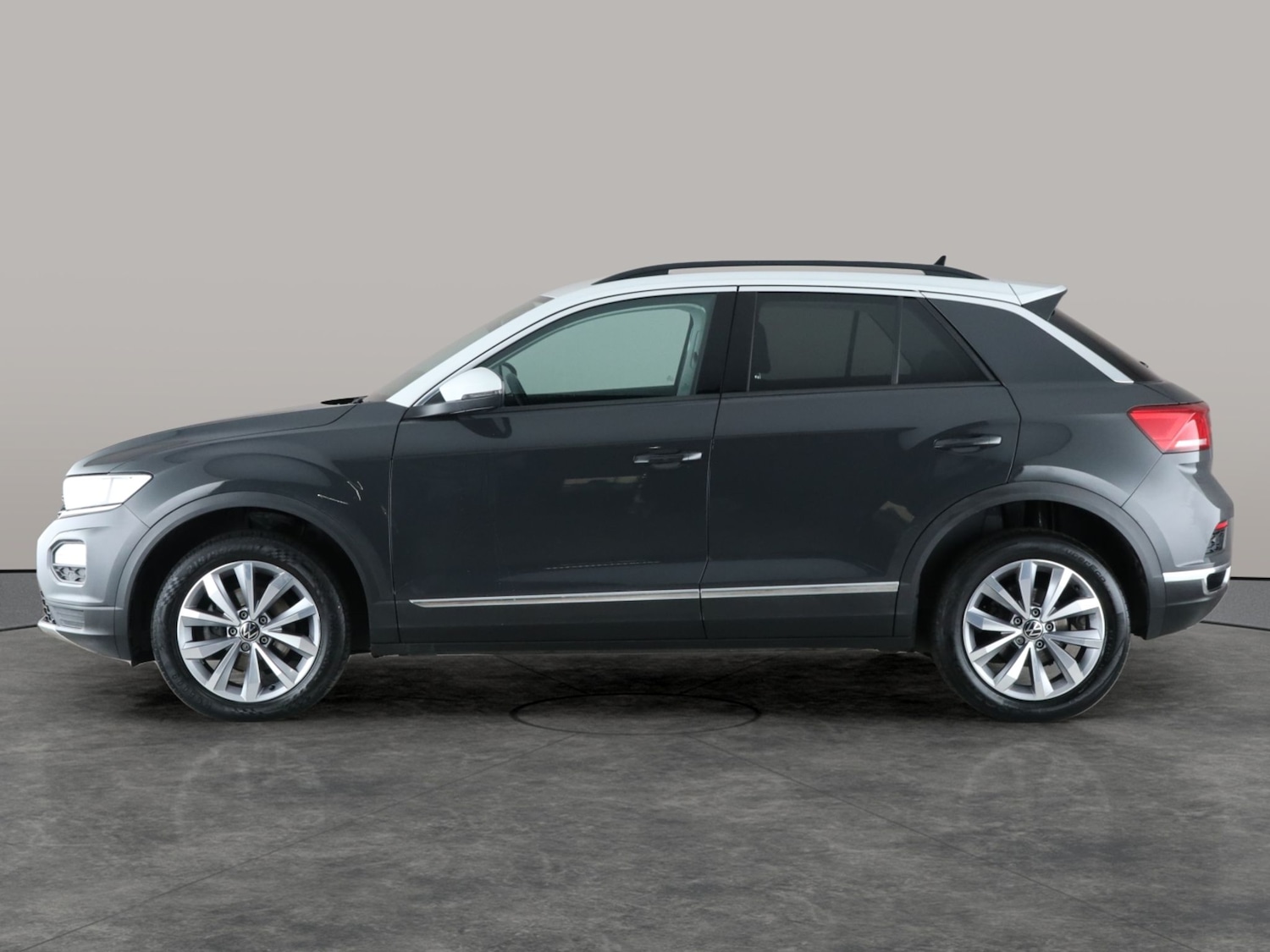 Used Volkswagen T-Roc 2021 for sale - 76452542: Photo 11