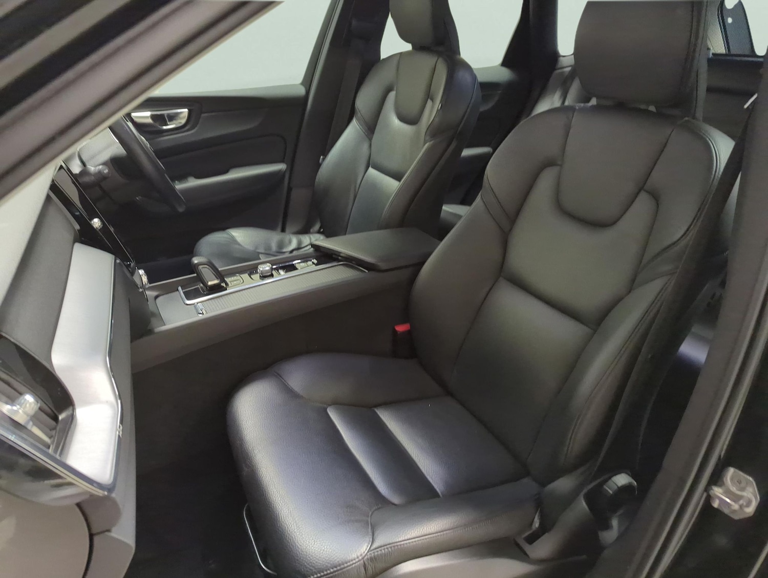 Used Volvo XC60 2020 for sale - 77428552: Photo 5