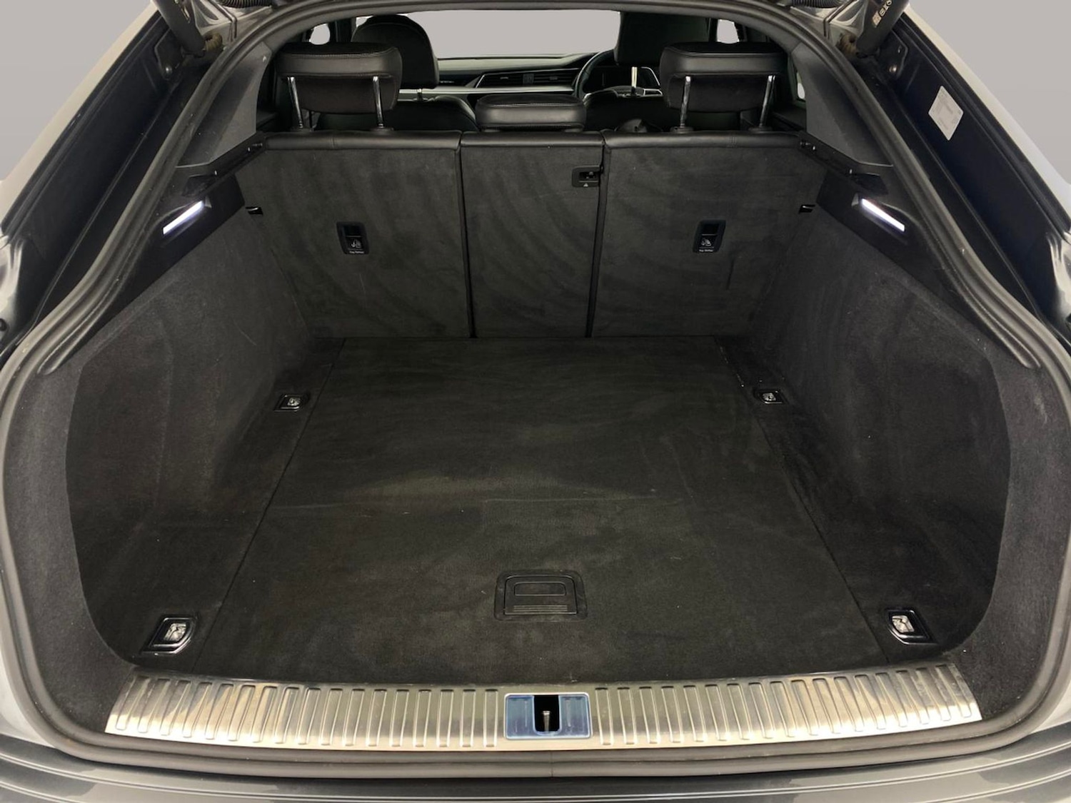 Used Audi e-tron 2022 for sale - 77918327: Photo 7