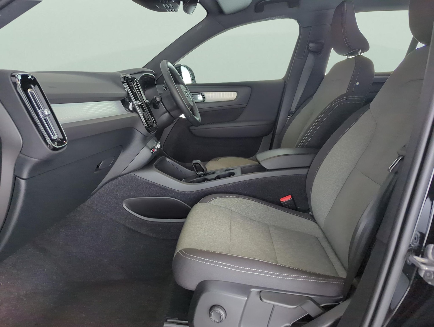 Used Volvo XC40 2022 for sale - 77321505: Photo 4