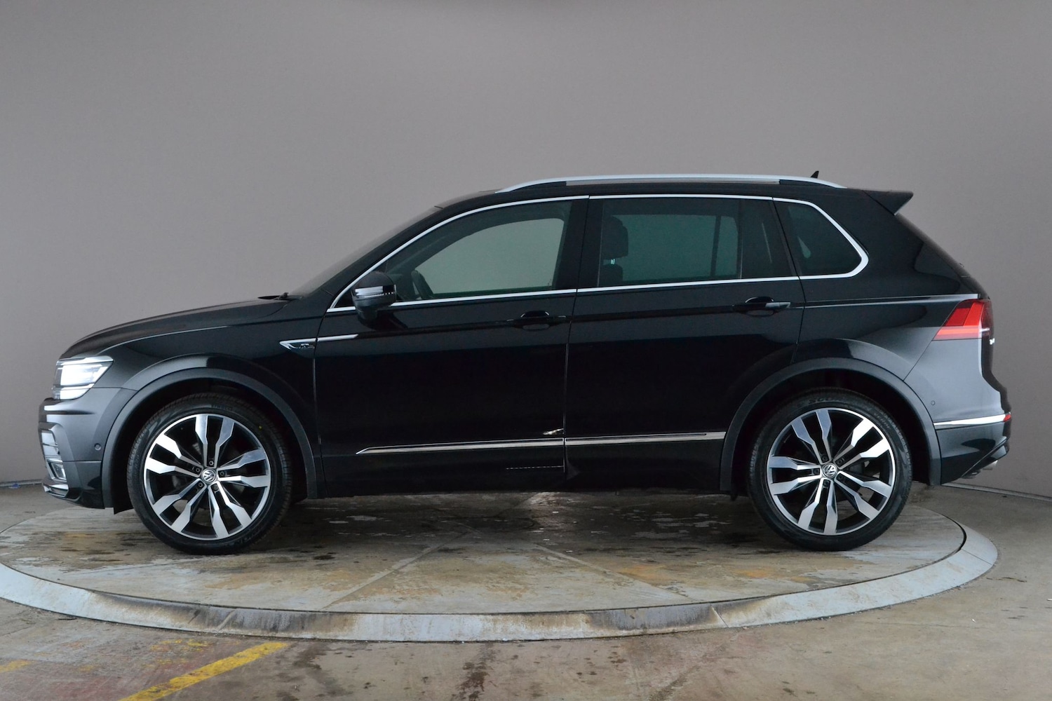 Used Volkswagen Tiguan 2020 for sale - 77679234: Photo 14