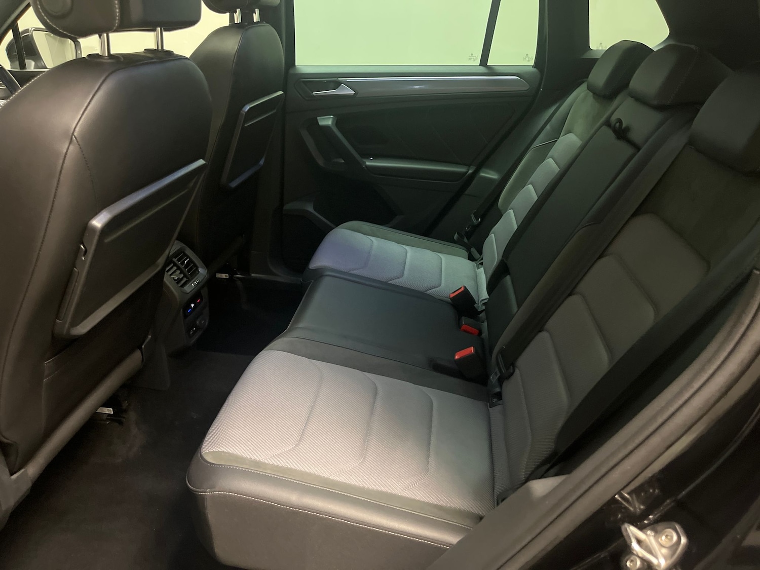 Used Volkswagen Tiguan 2020 for sale - 77679234: Photo 25