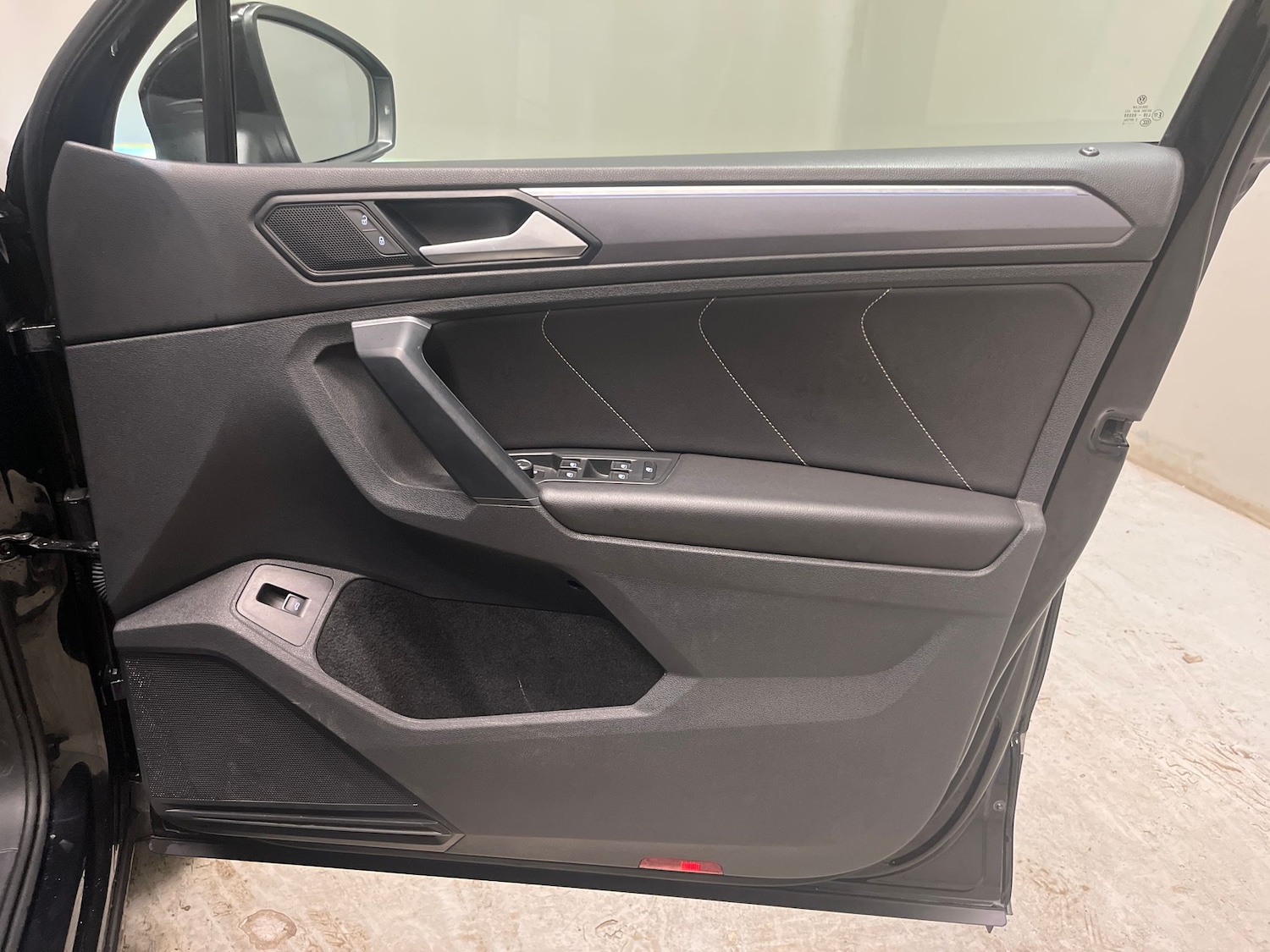 Used Volkswagen Tiguan 2020 for sale - 77679234: Photo 29