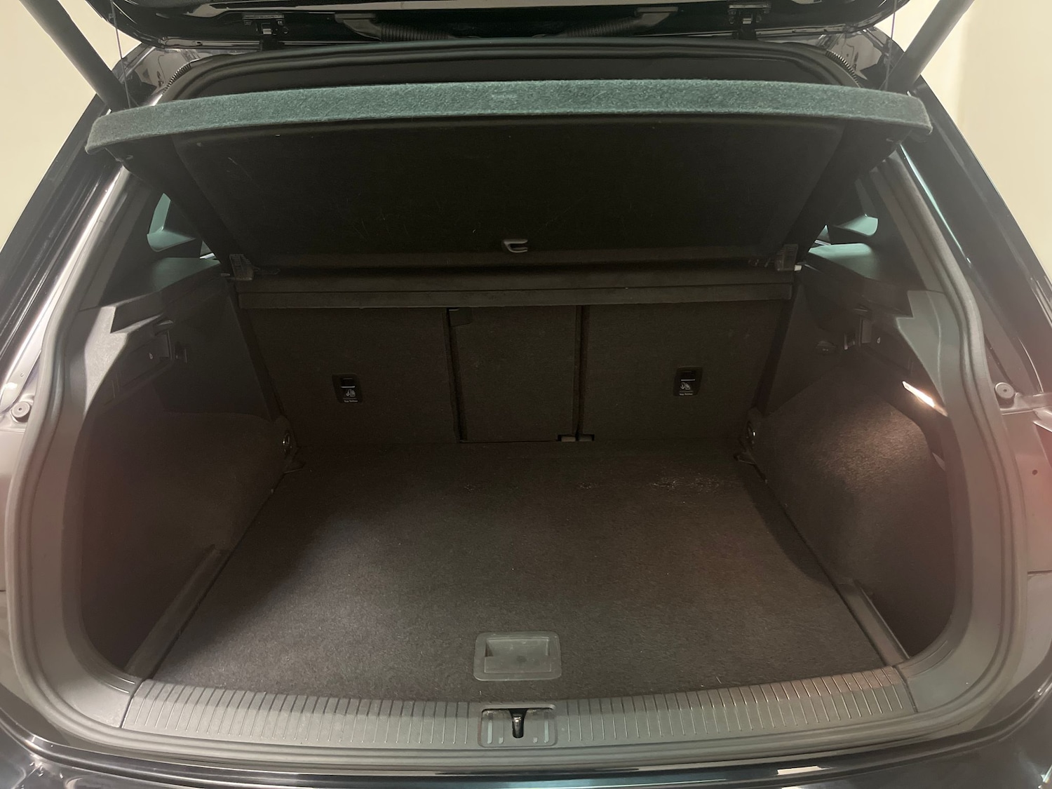 Used Volkswagen Tiguan 2020 for sale - 77679234: Photo 32