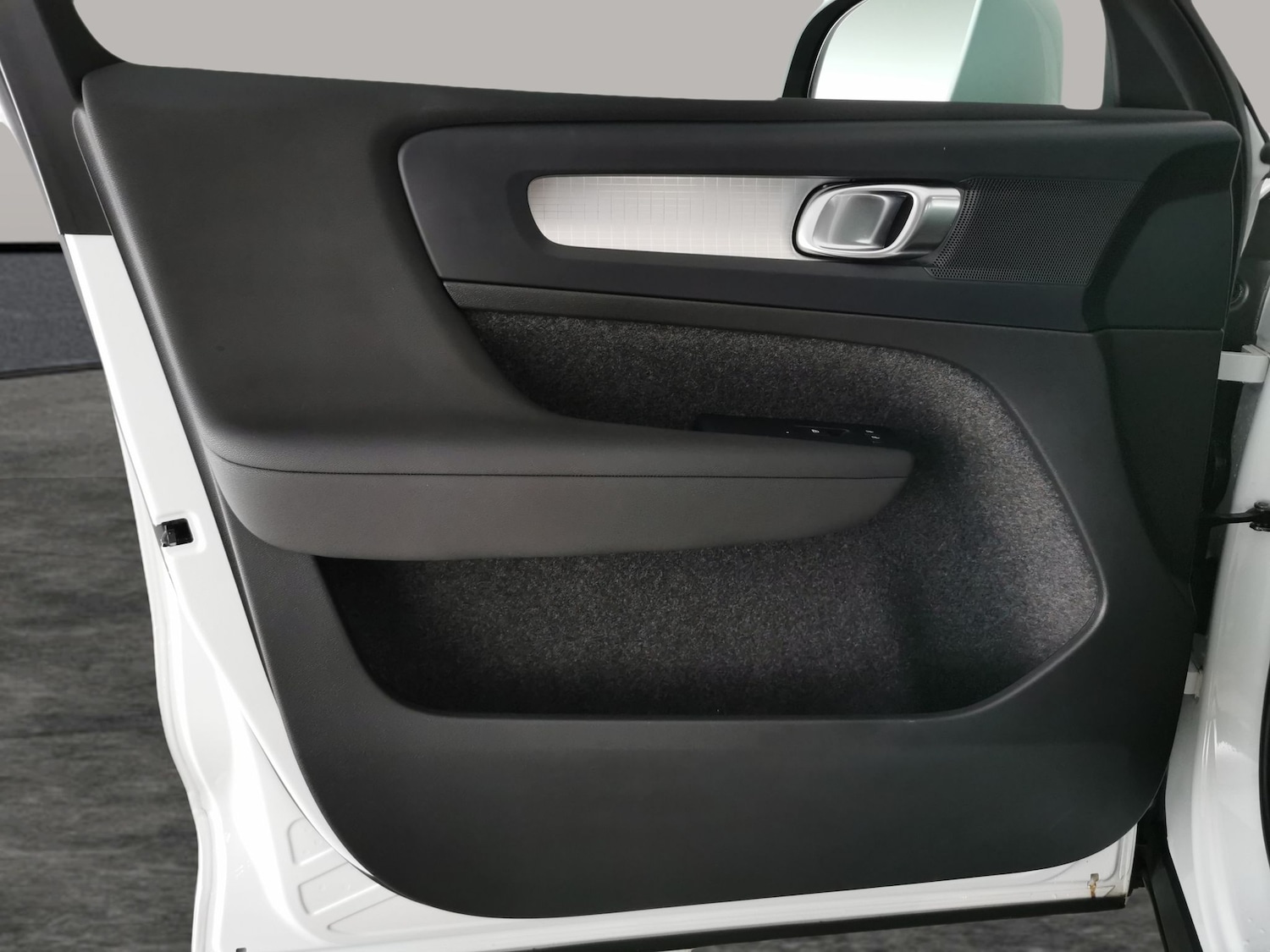 Used Volvo XC40 2024 for sale - 77159926: Photo 26