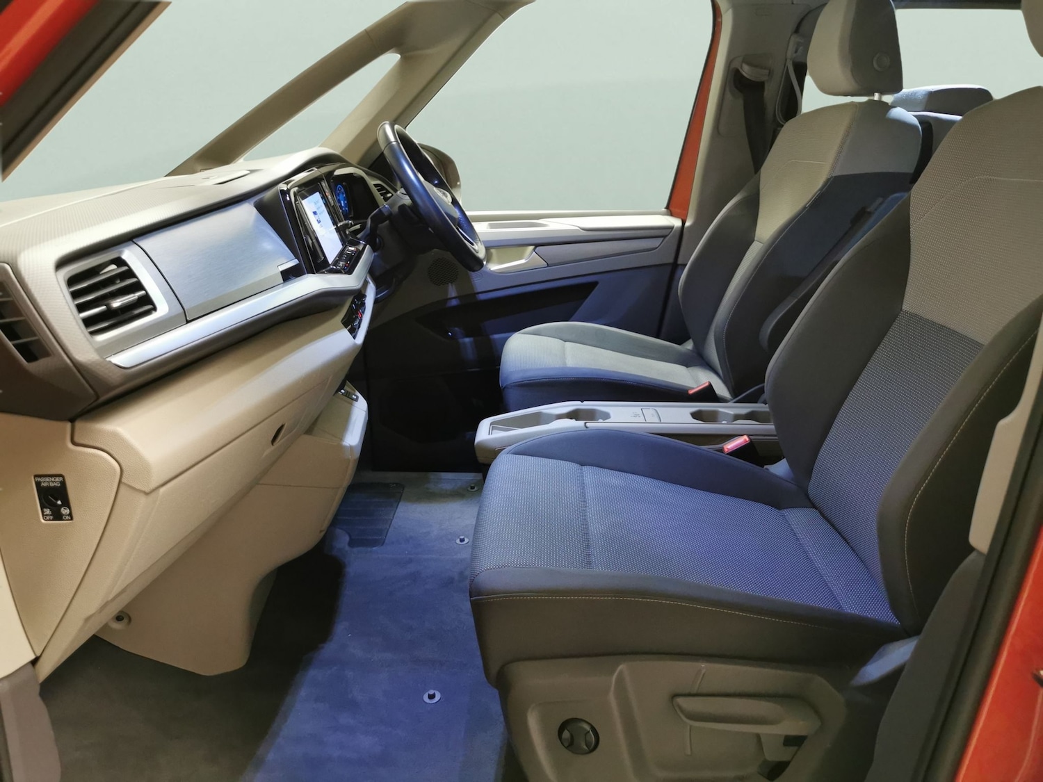 Used Volkswagen Multivan 2022 for sale - 77262103: Photo 4