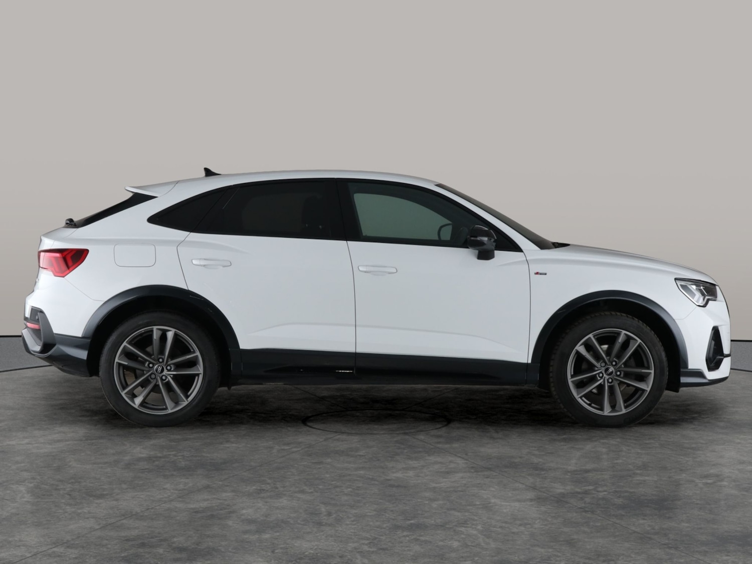 Used Audi Q3 2021 for sale - 76390392: Photo 11