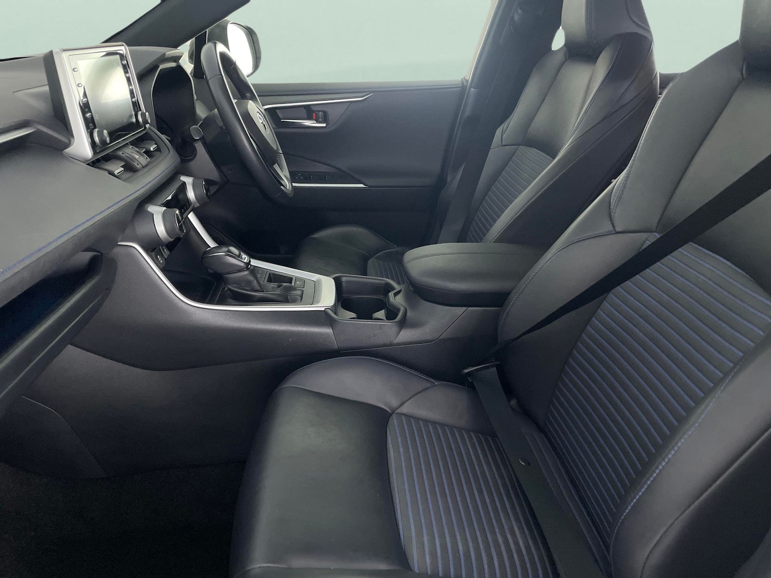 Used Toyota RAV4 2020 for sale - 76636402: Photo 4