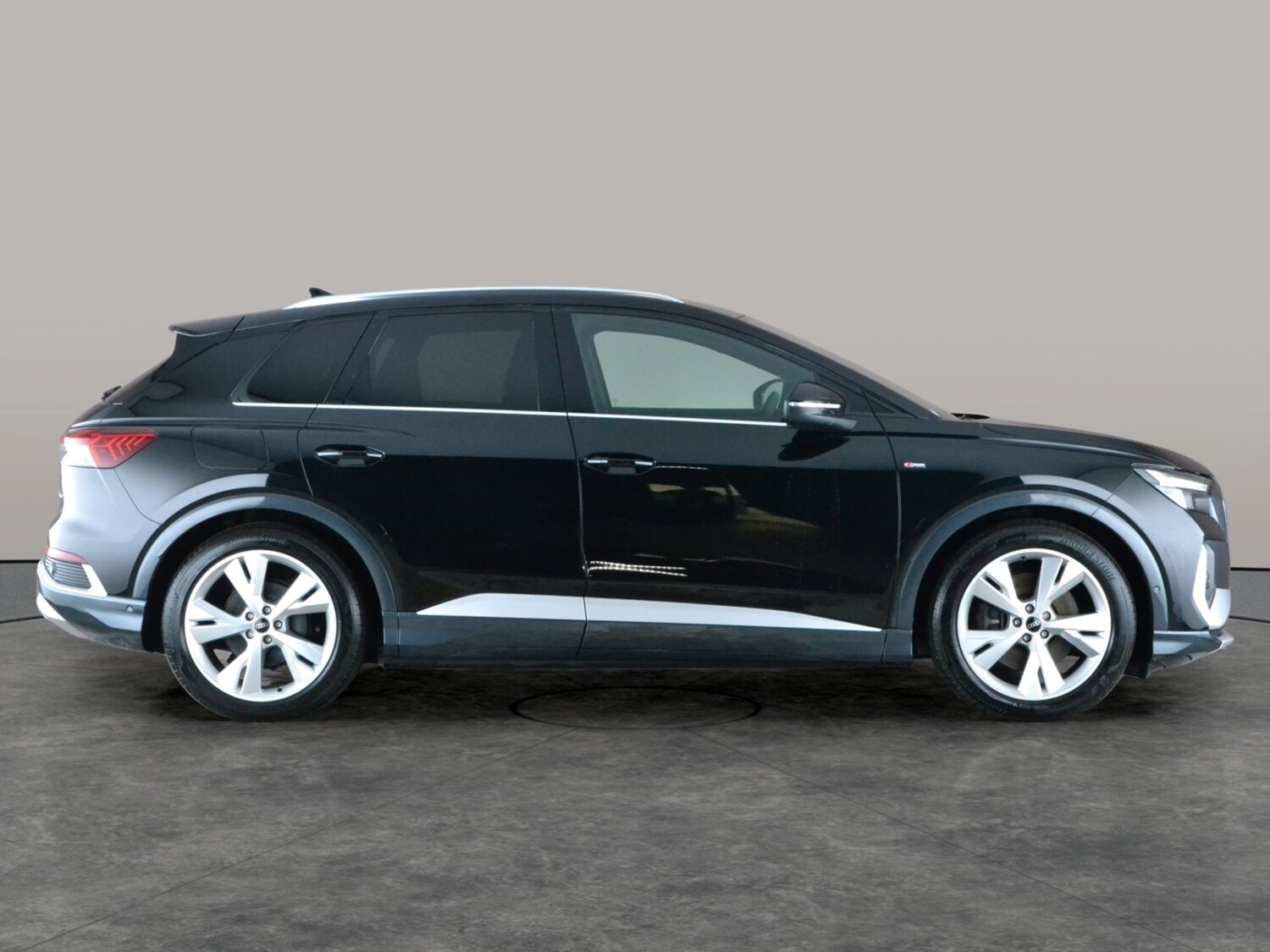 Used Audi Q4 e-tron 2023 for sale - 77472251: Photo 9