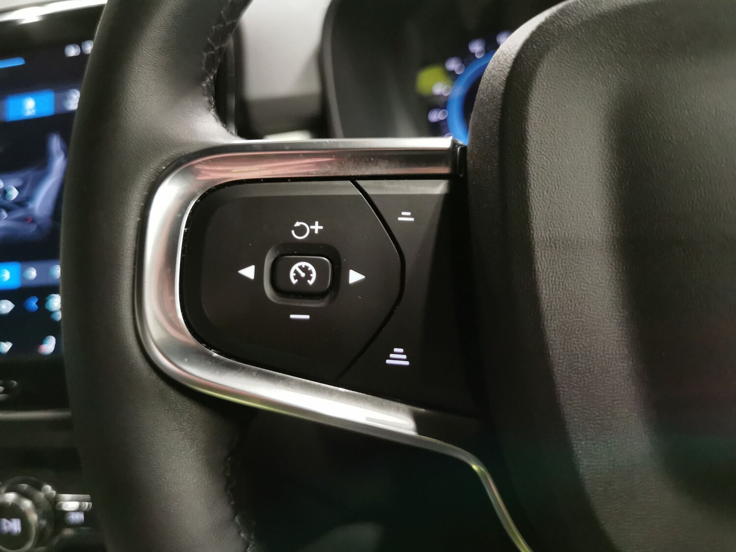 Used Volvo XC40 2024 for sale - 77347382: Photo 20