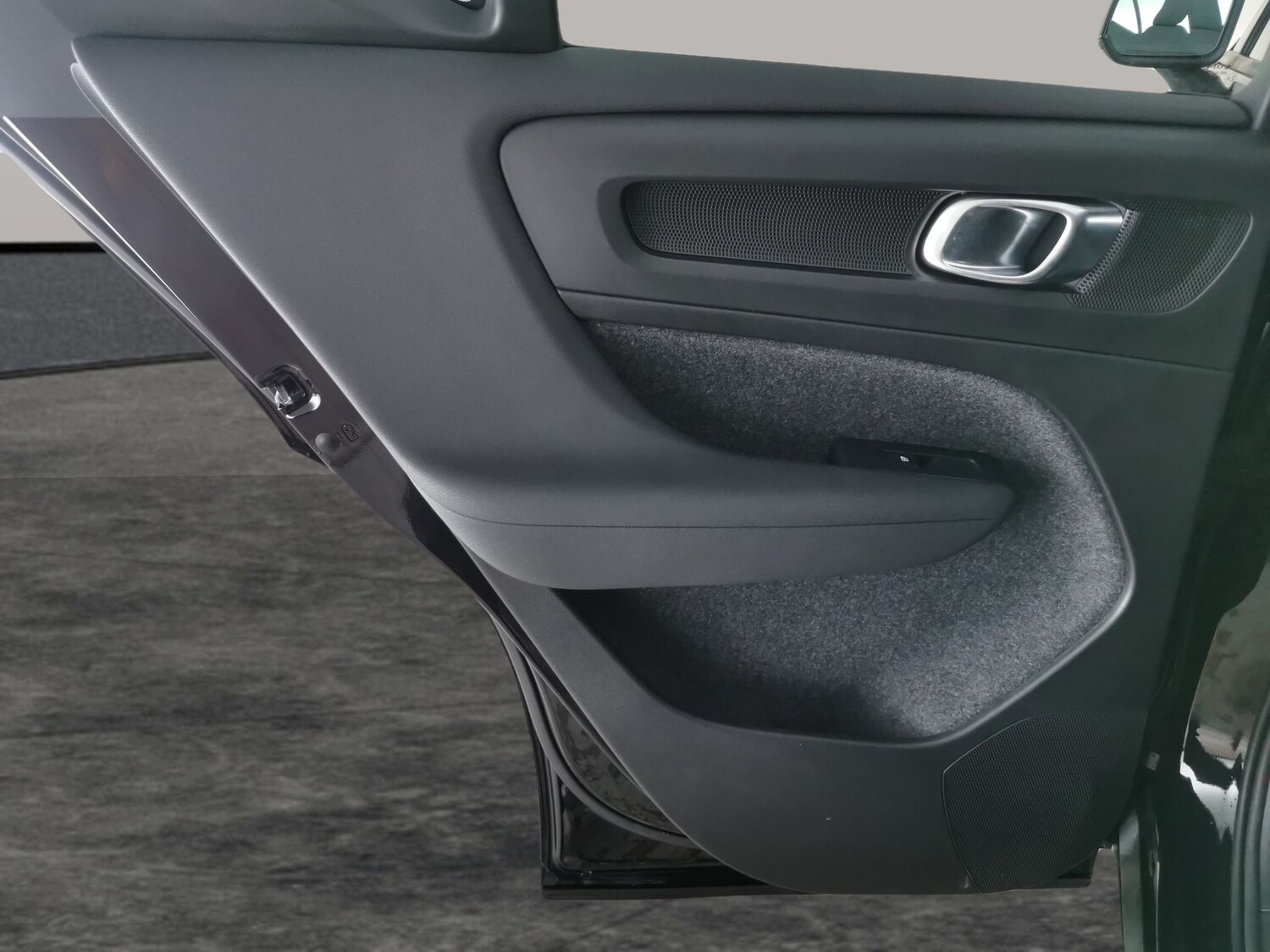 Used Volvo XC40 2024 for sale - 77347382: Photo 29