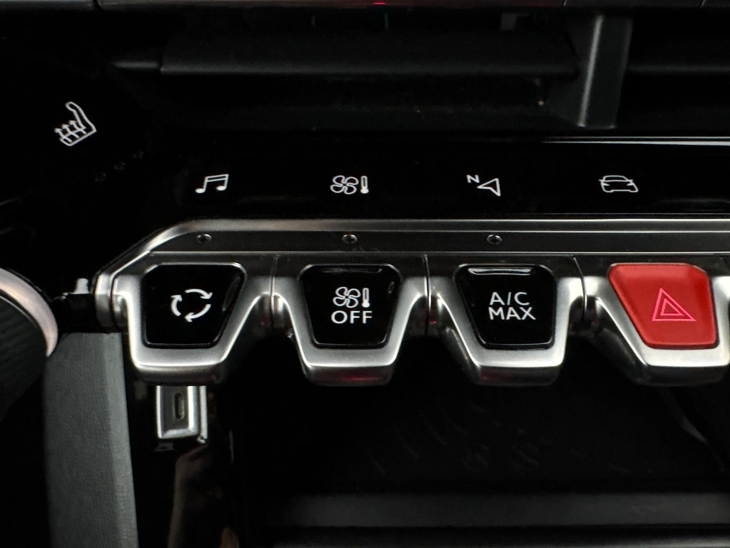 Used Peugeot 2008 2022 for sale - 78067889: Photo 25