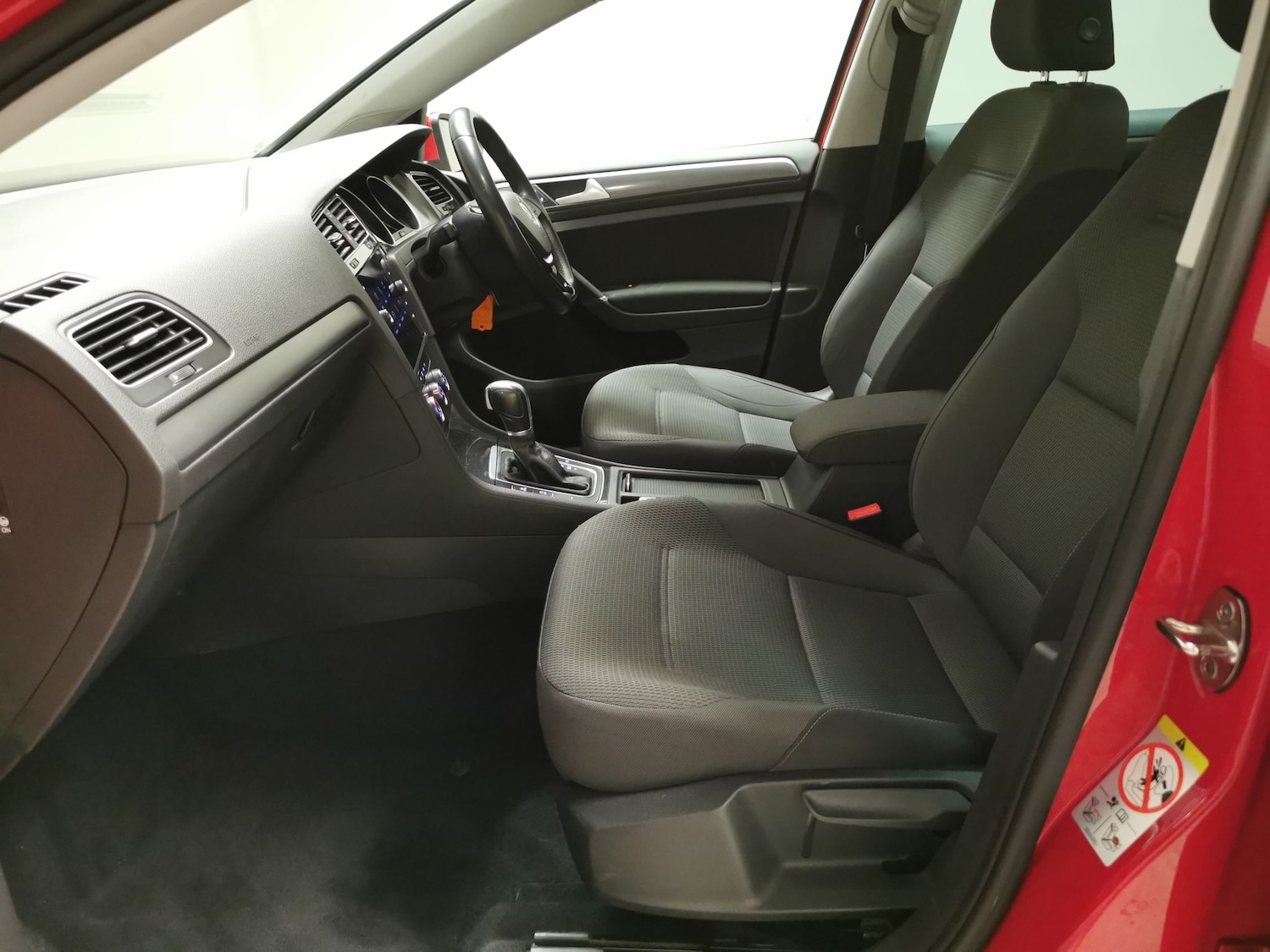 Used Volkswagen Golf 2019 for sale - 78140623: Photo 4