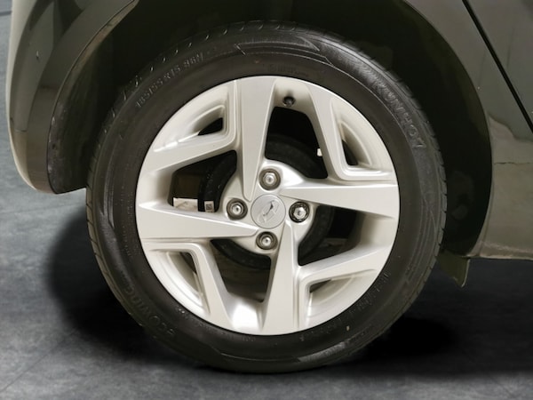Used Hyundai i10 2023 for sale - 76253549: Photo 31