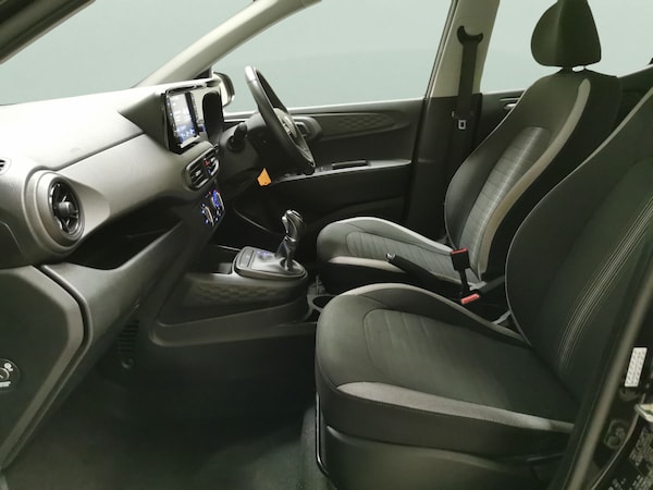 Used Hyundai i10 2023 for sale - 76253549: Photo 4