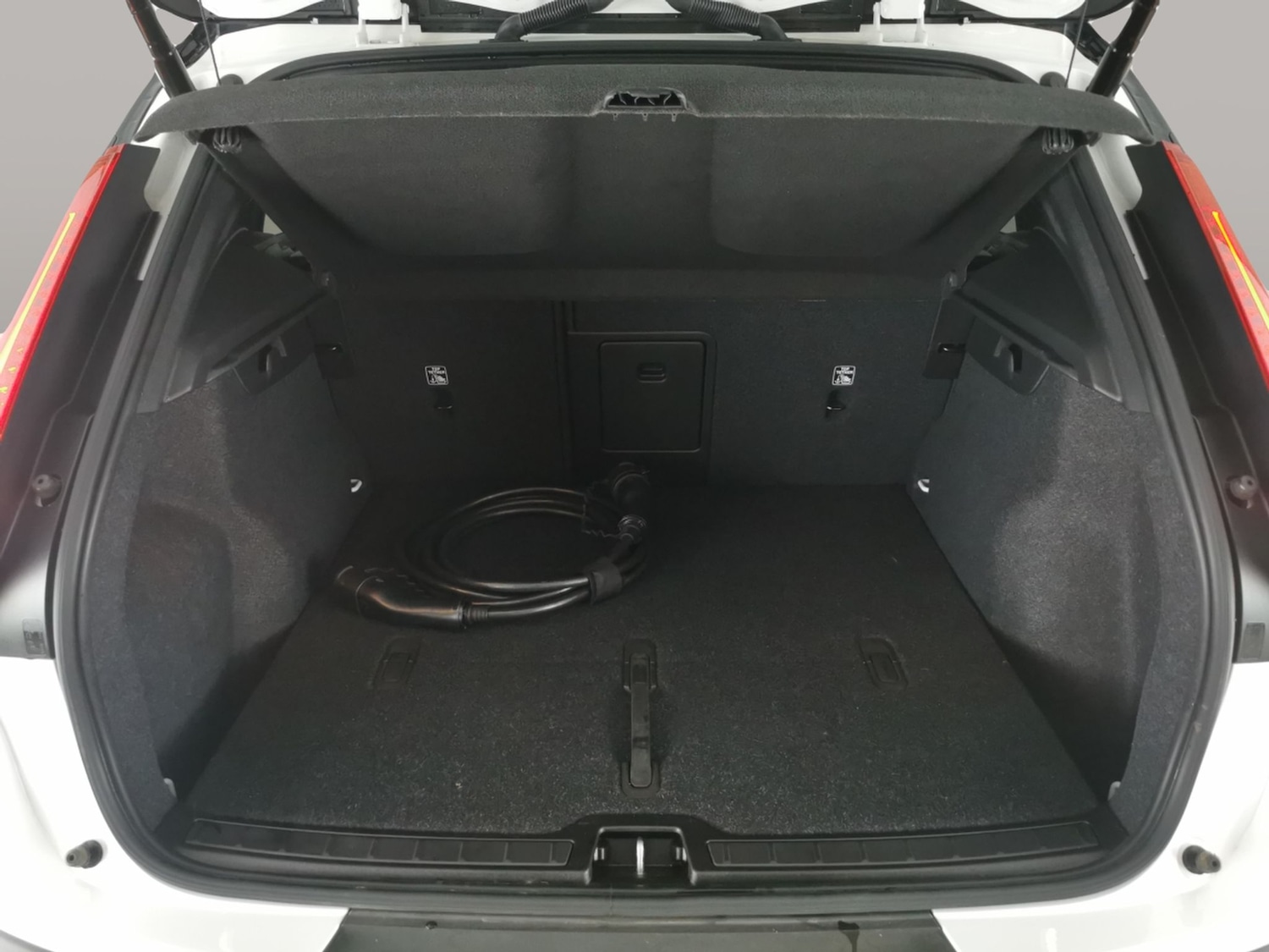 Used Volvo XC40 2022 for sale - 76664753: Photo 35