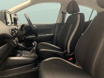 Used Hyundai i10 2023 for sale - 77448088: Photo