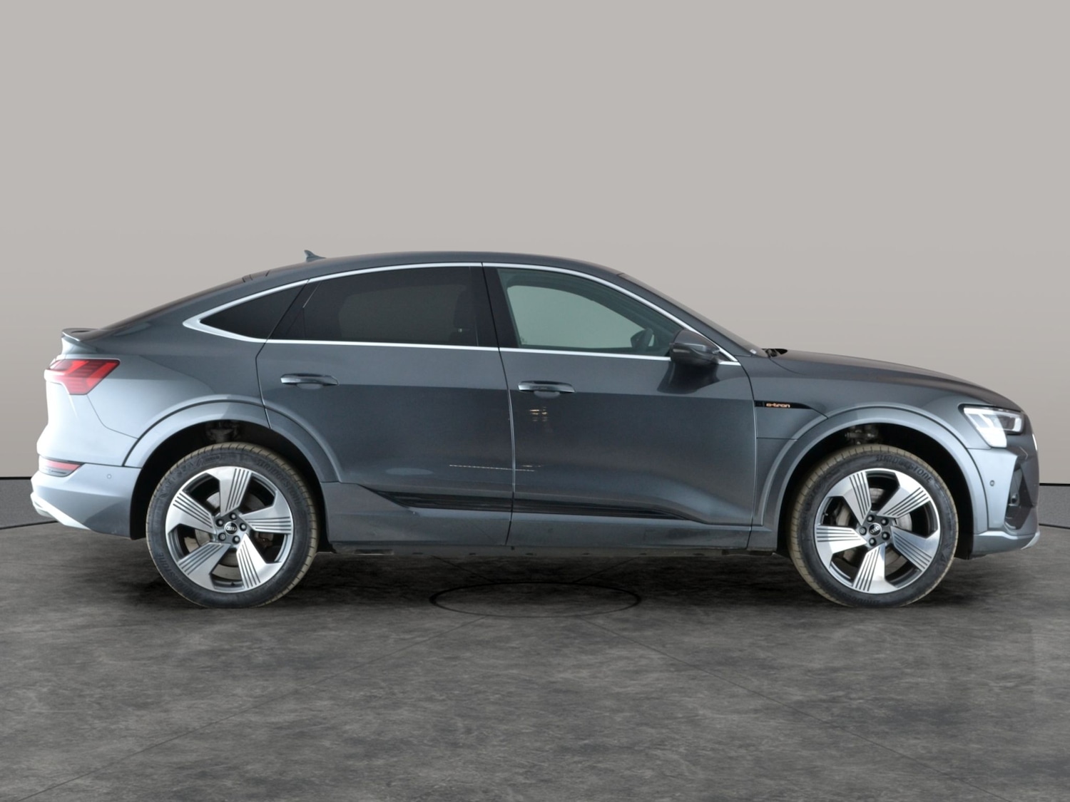 Used Audi e-tron 2022 for sale - 77059238: Photo 9