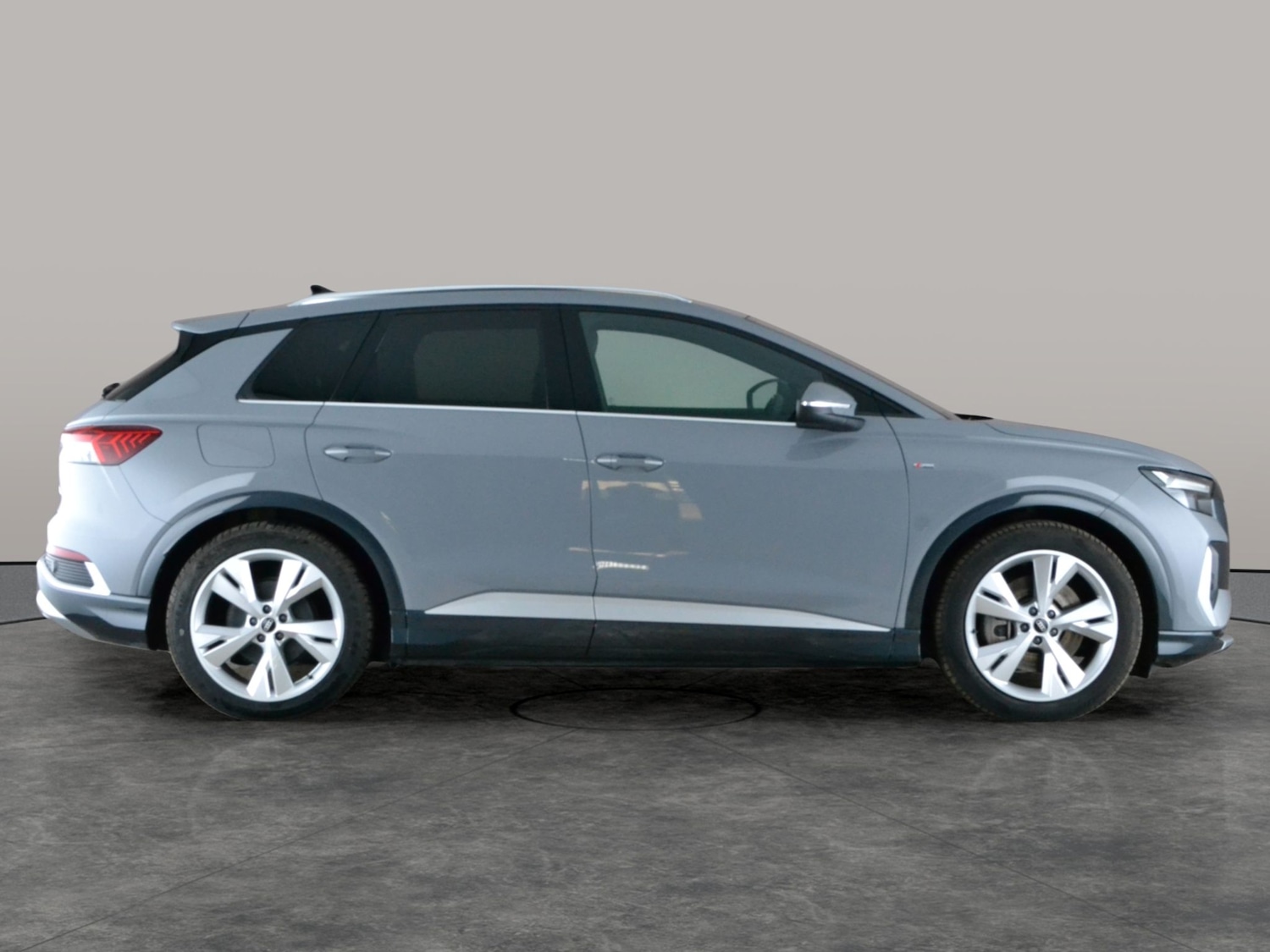 Used Audi Q4 e-tron 2023 for sale - 78109955: Photo 8