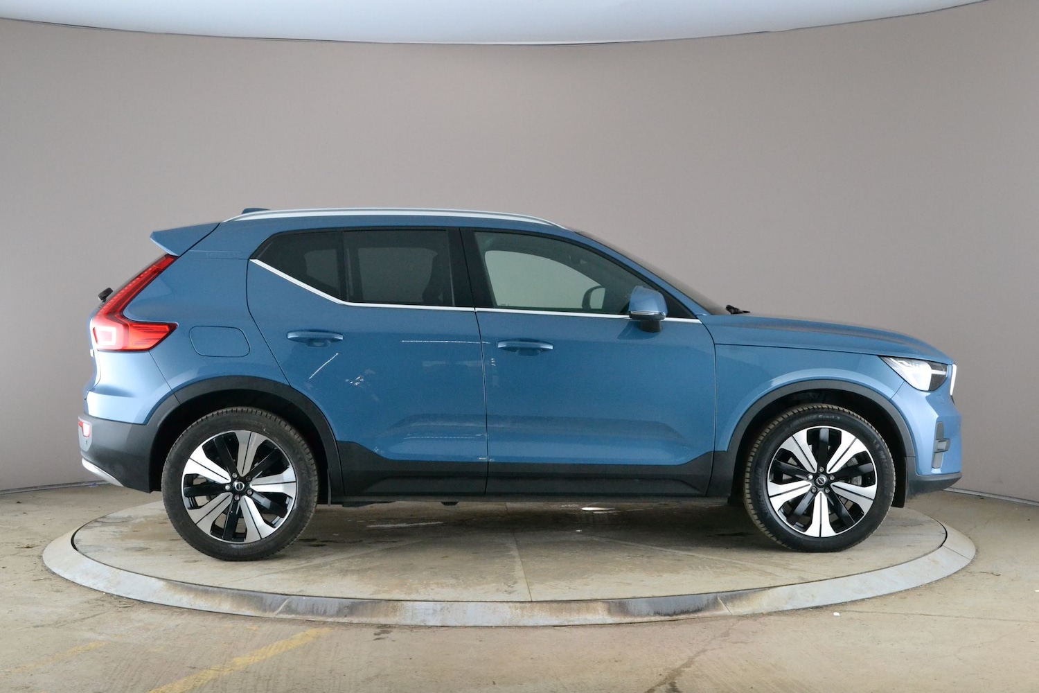 Used Volvo XC40 2023 for sale - 77975791: Photo 11