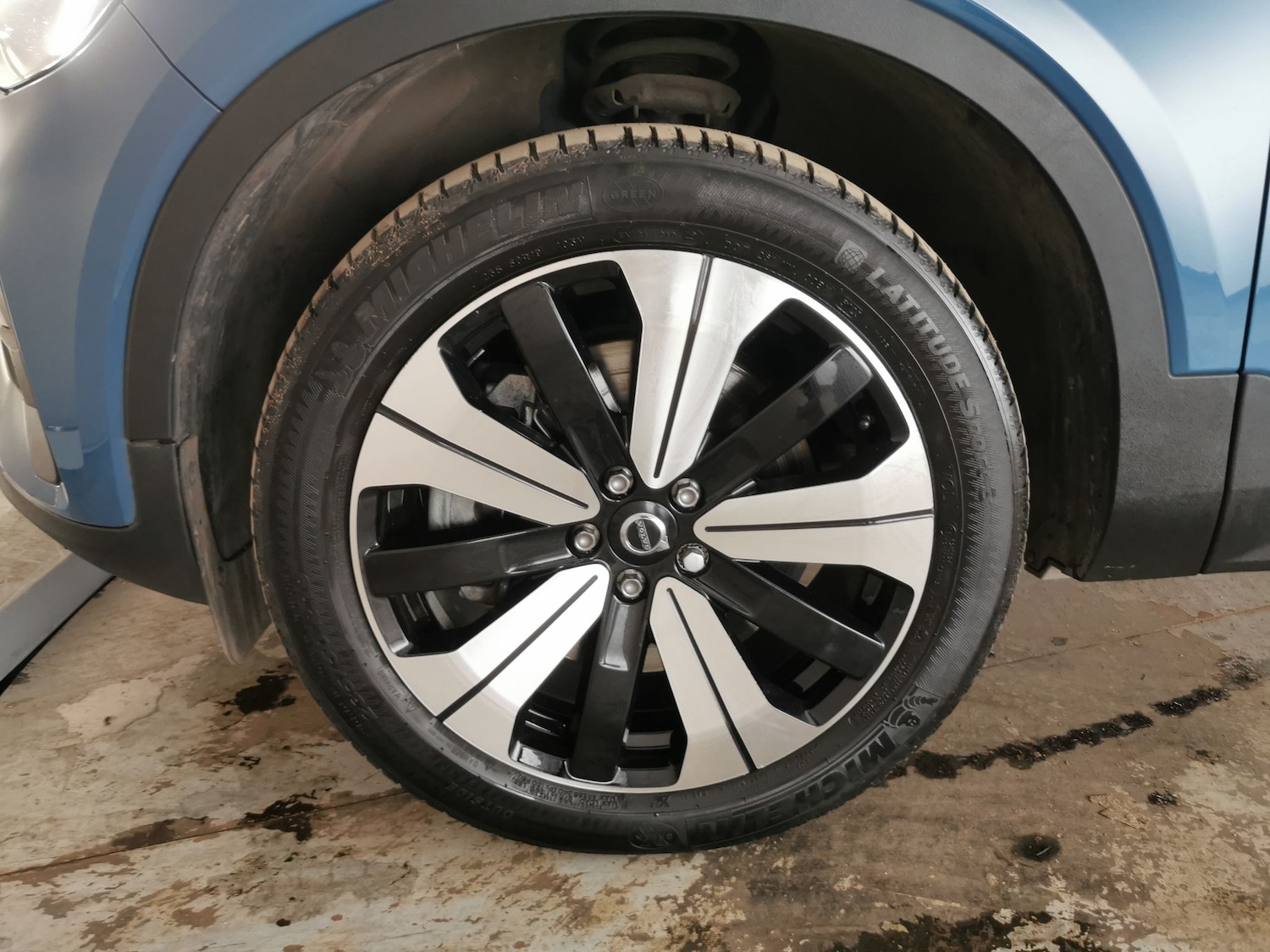 Used Volvo XC40 2023 for sale - 77975791: Photo 29