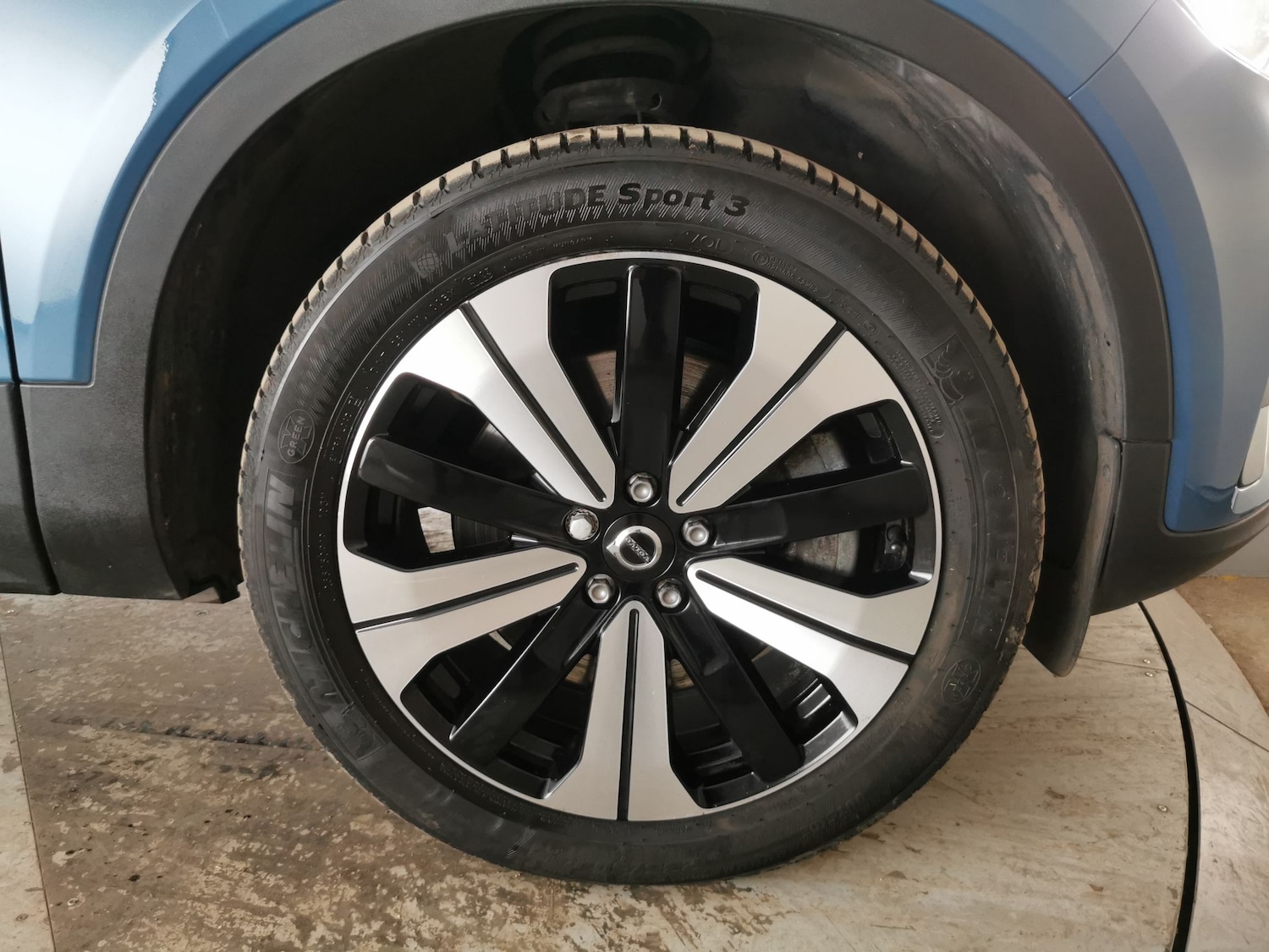 Used Volvo XC40 2023 for sale - 77975791: Photo 30