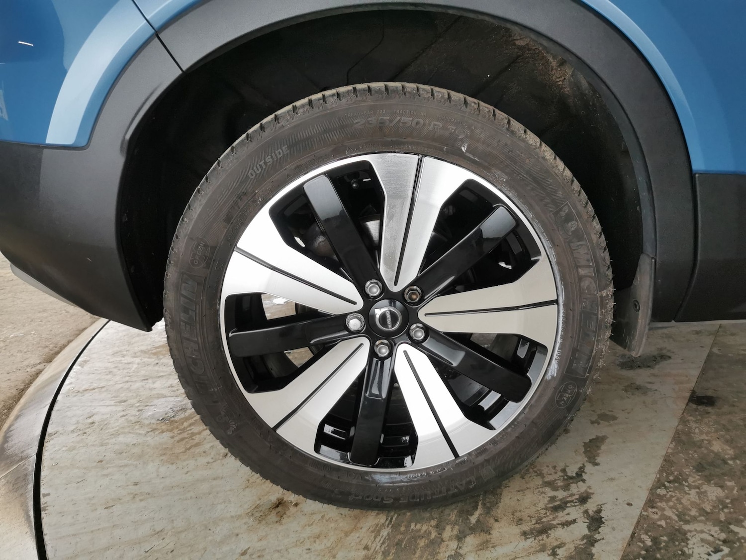 Used Volvo XC40 2023 for sale - 77975791: Photo 31