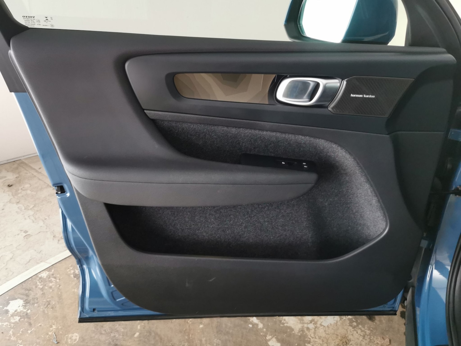 Used Volvo XC40 2023 for sale - 77975791: Photo 33