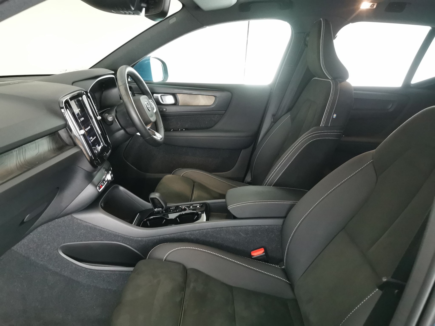 Used Volvo XC40 2023 for sale - 77975791: Photo 4