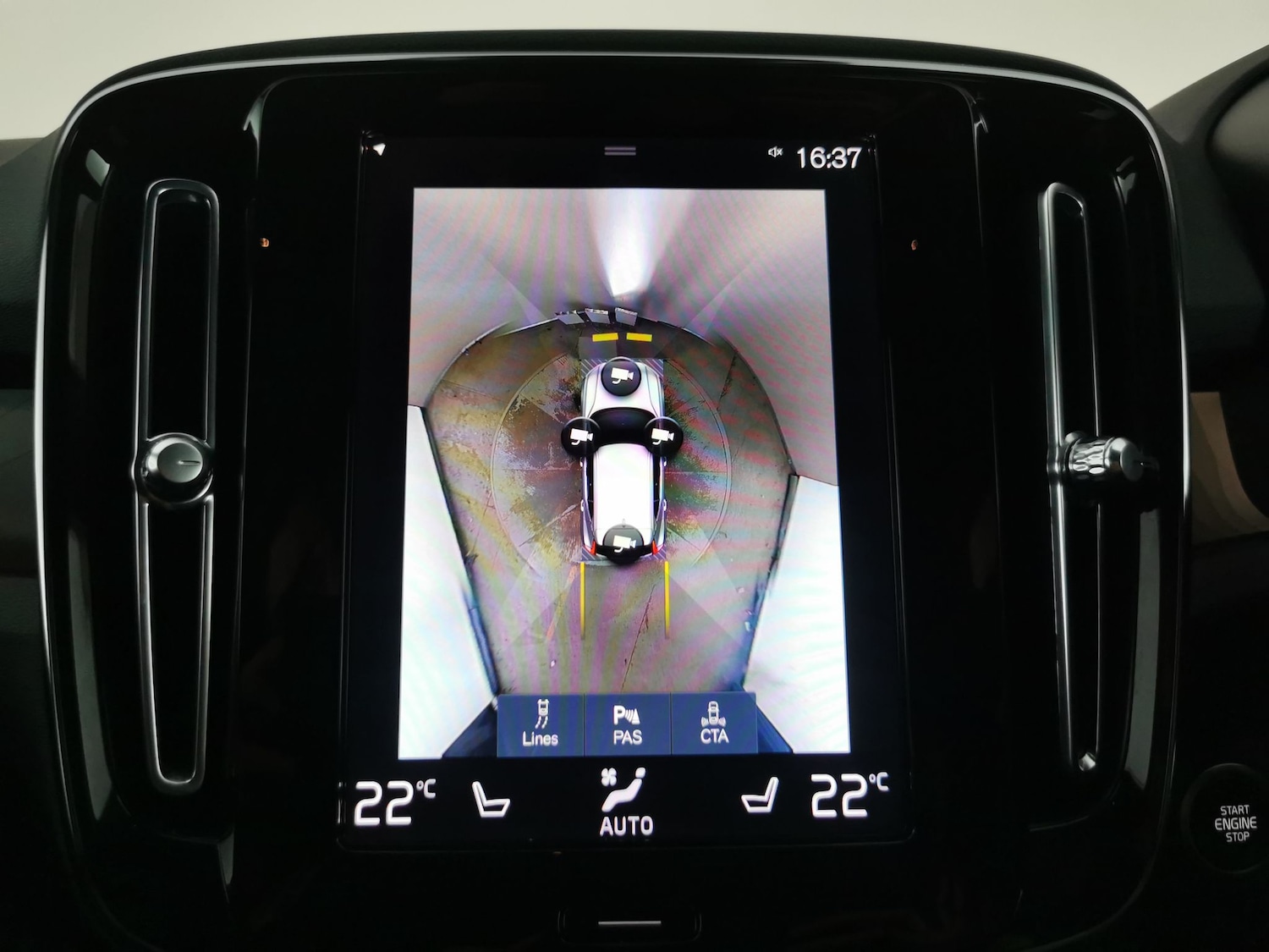 Used Volvo XC40 2023 for sale - 77975791: Photo 8