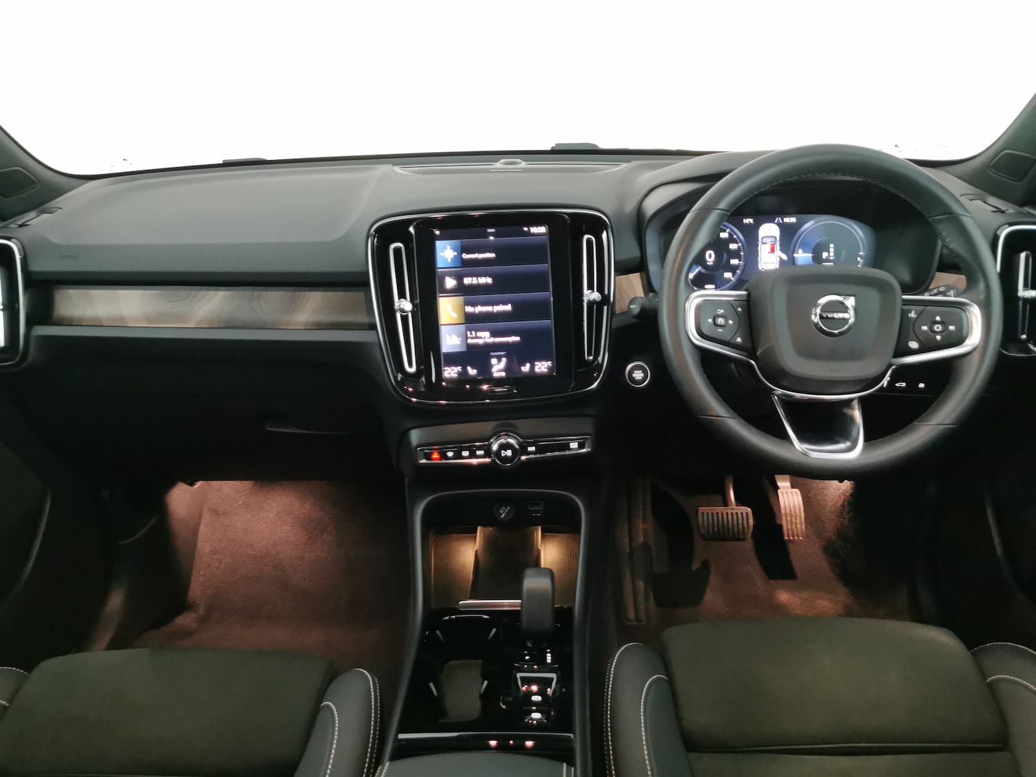 Used Volvo XC40 2023 for sale - 77975791: Photo 9