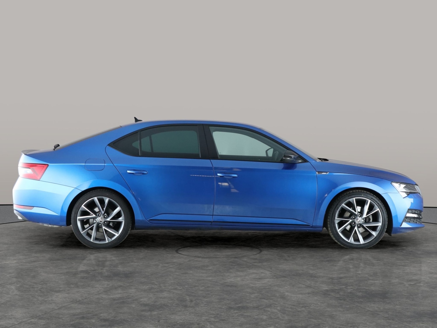 Used Skoda Superb 2023 for sale - 76392093: Photo 11