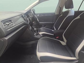 Used Volkswagen T-Roc 2019 for sale - 79455219: Photo
