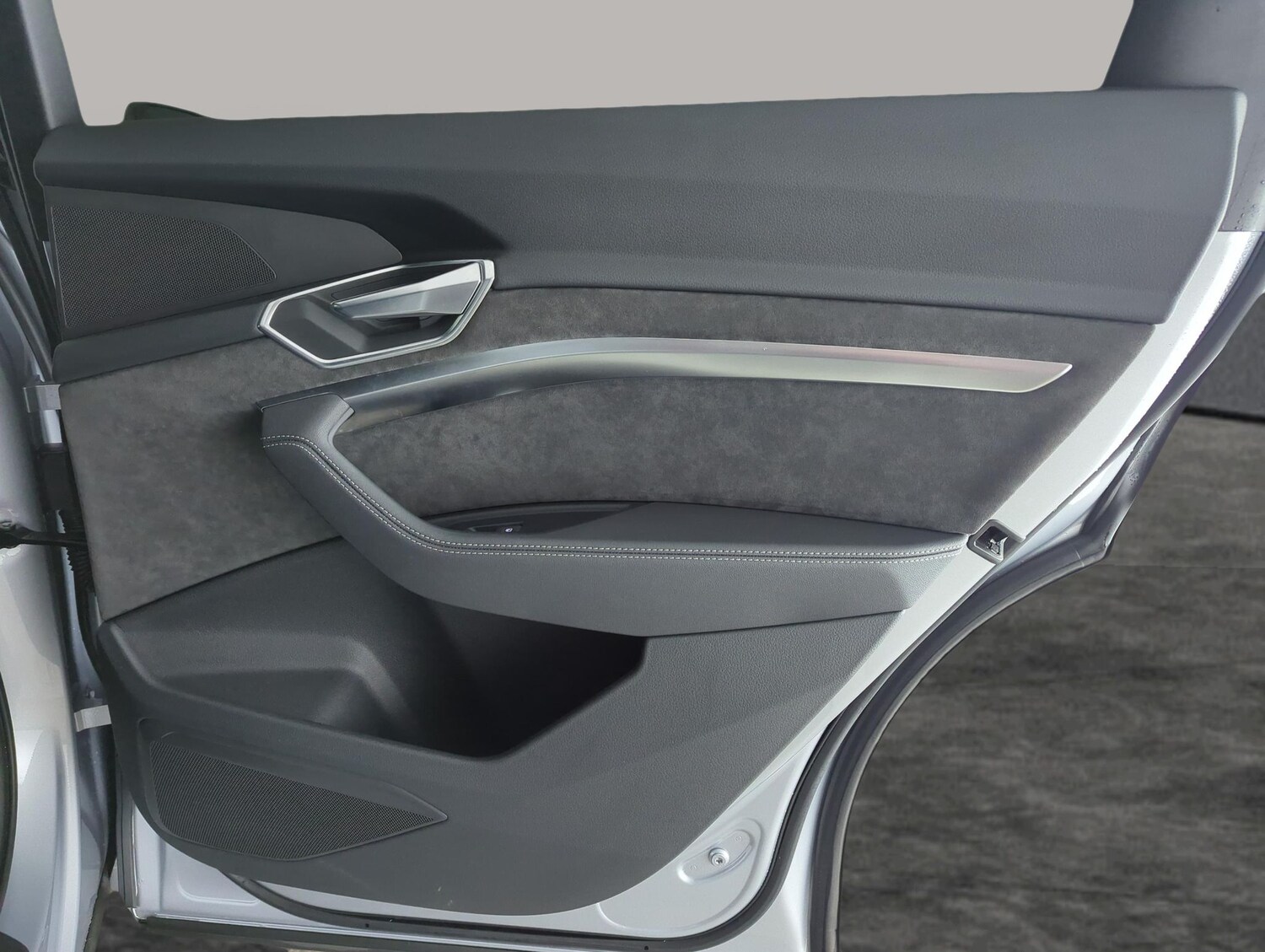 Used Audi e-tron 2023 for sale - 77360910: Photo 36