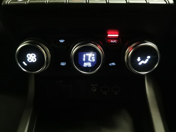 Used Renault Arkana 2023 for sale - 76230201: Photo 24
