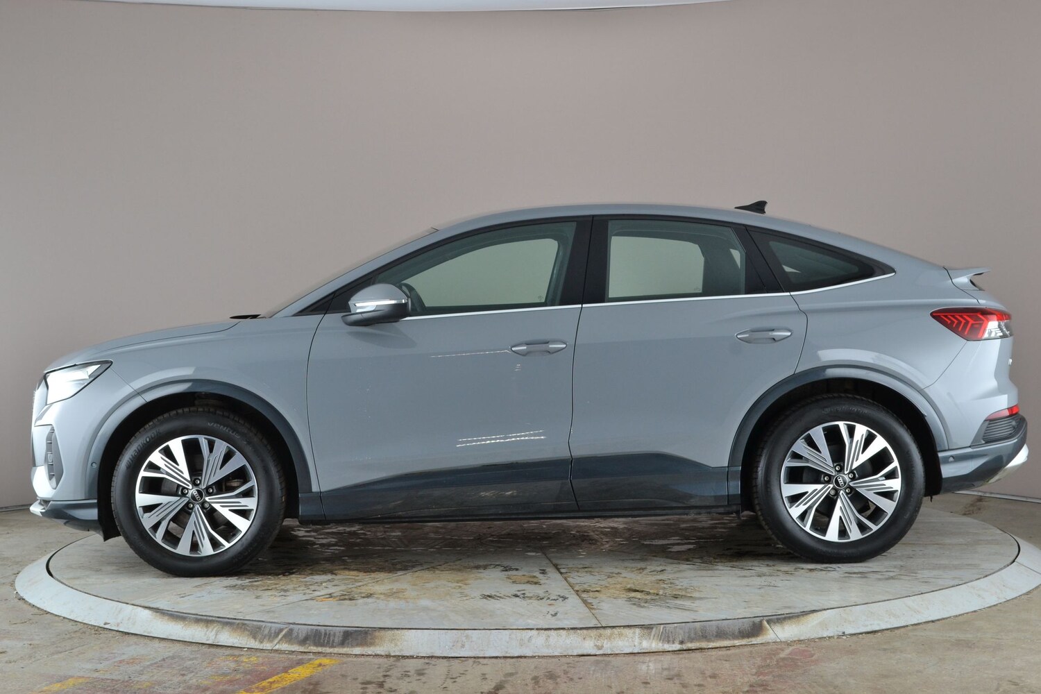 Used Audi Q4 e-tron 2023 for sale - 77367450: Photo 13