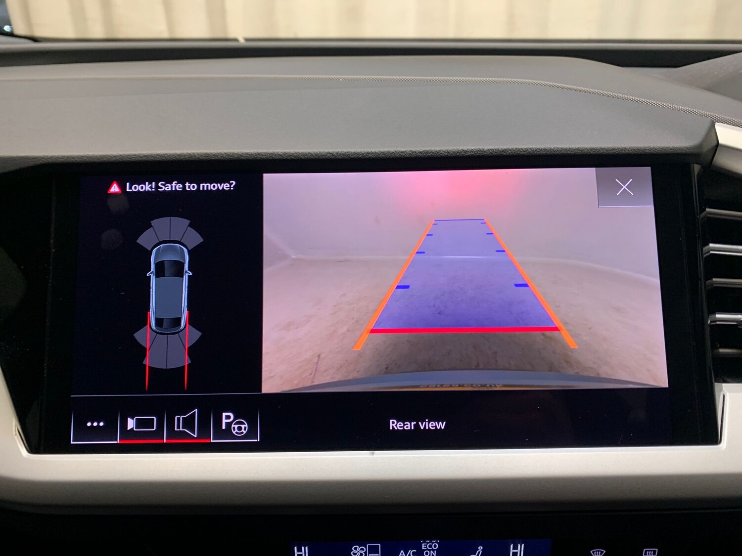 Used Audi Q4 e-tron 2023 for sale - 77367450: Photo 16