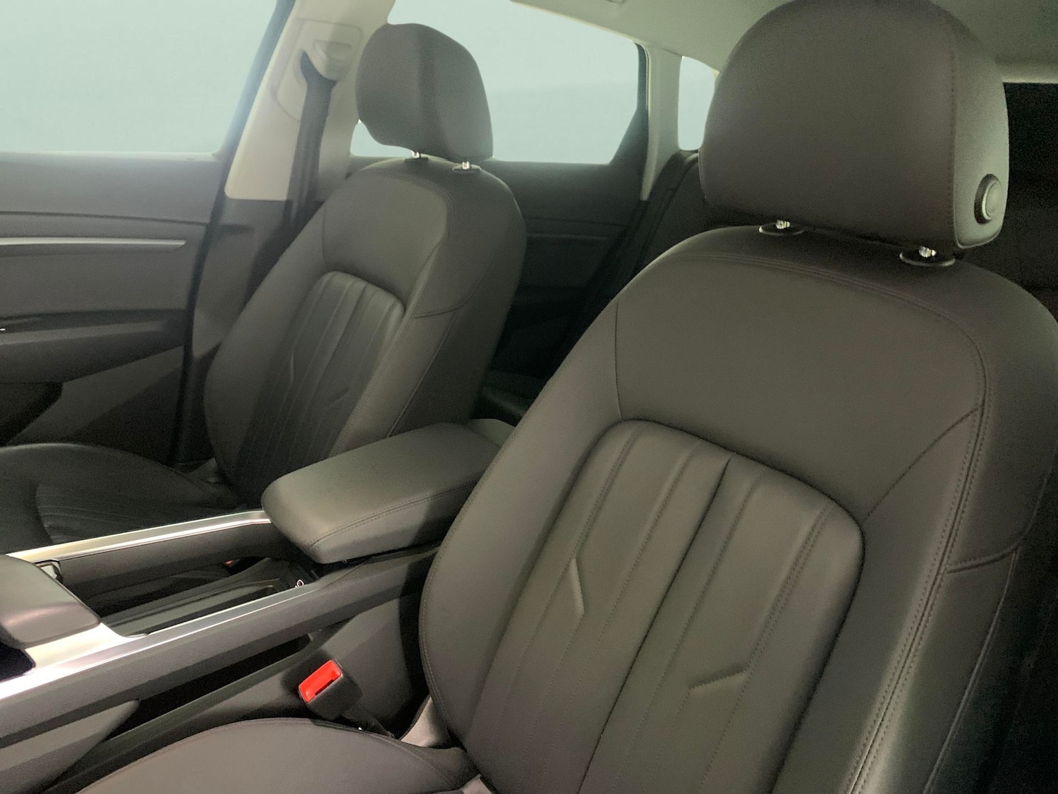 Used Audi e-tron 2021 for sale - 76379654: Photo 10